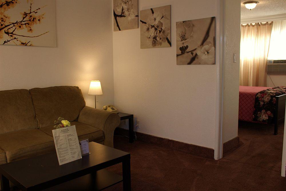 Double Queen Size Bed