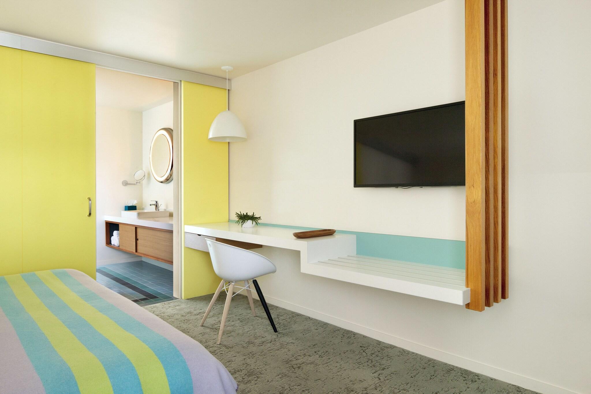 Double Deluxe King Bed