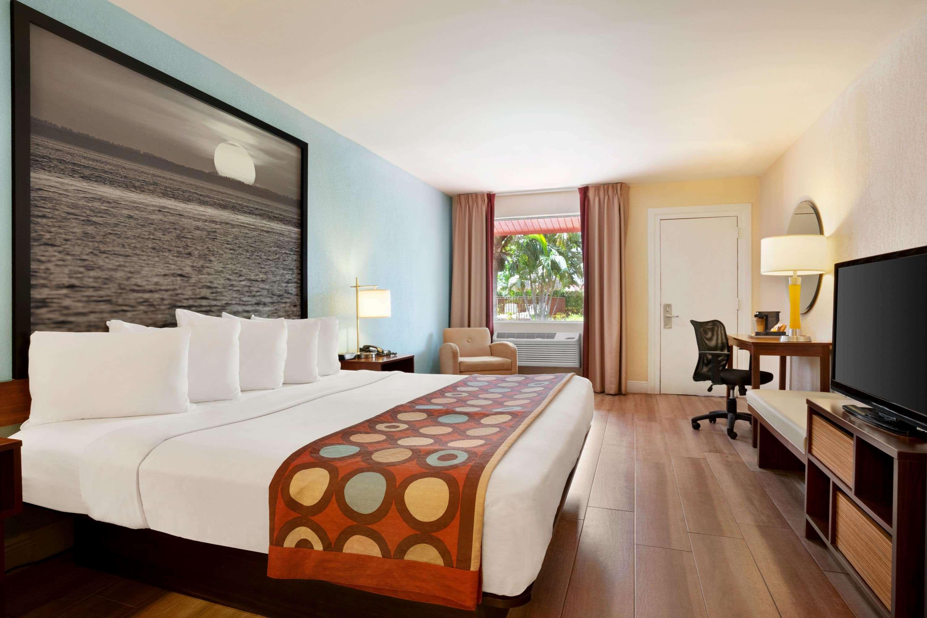 Double Deluxe Pool View