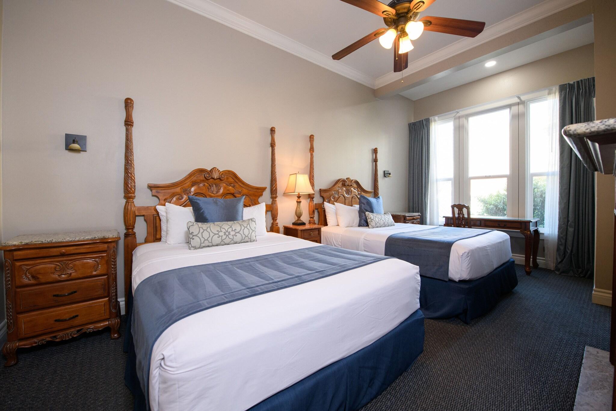 Double Deluxe Two Queen Beds