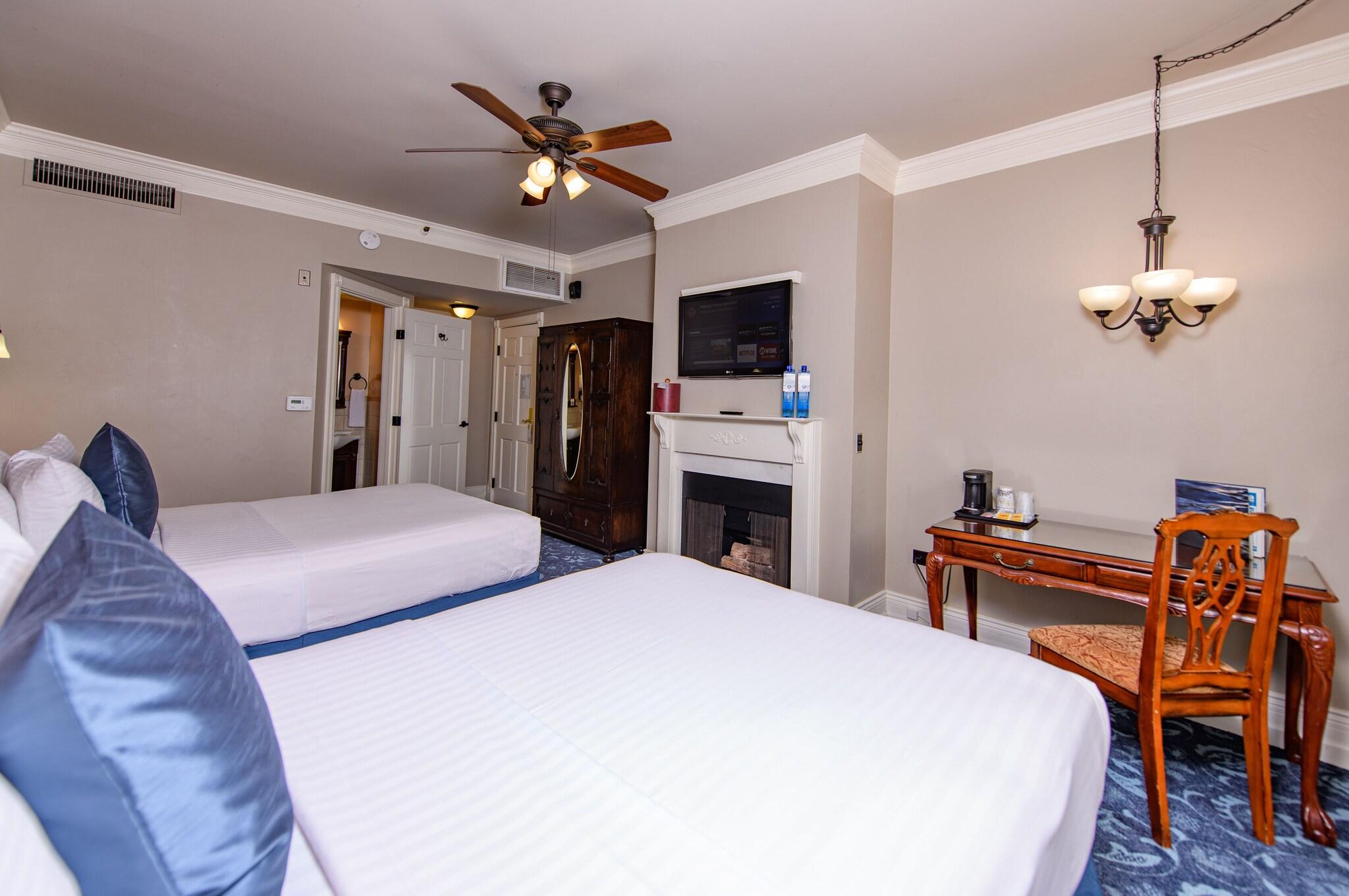 Double Deluxe Two Queen Beds