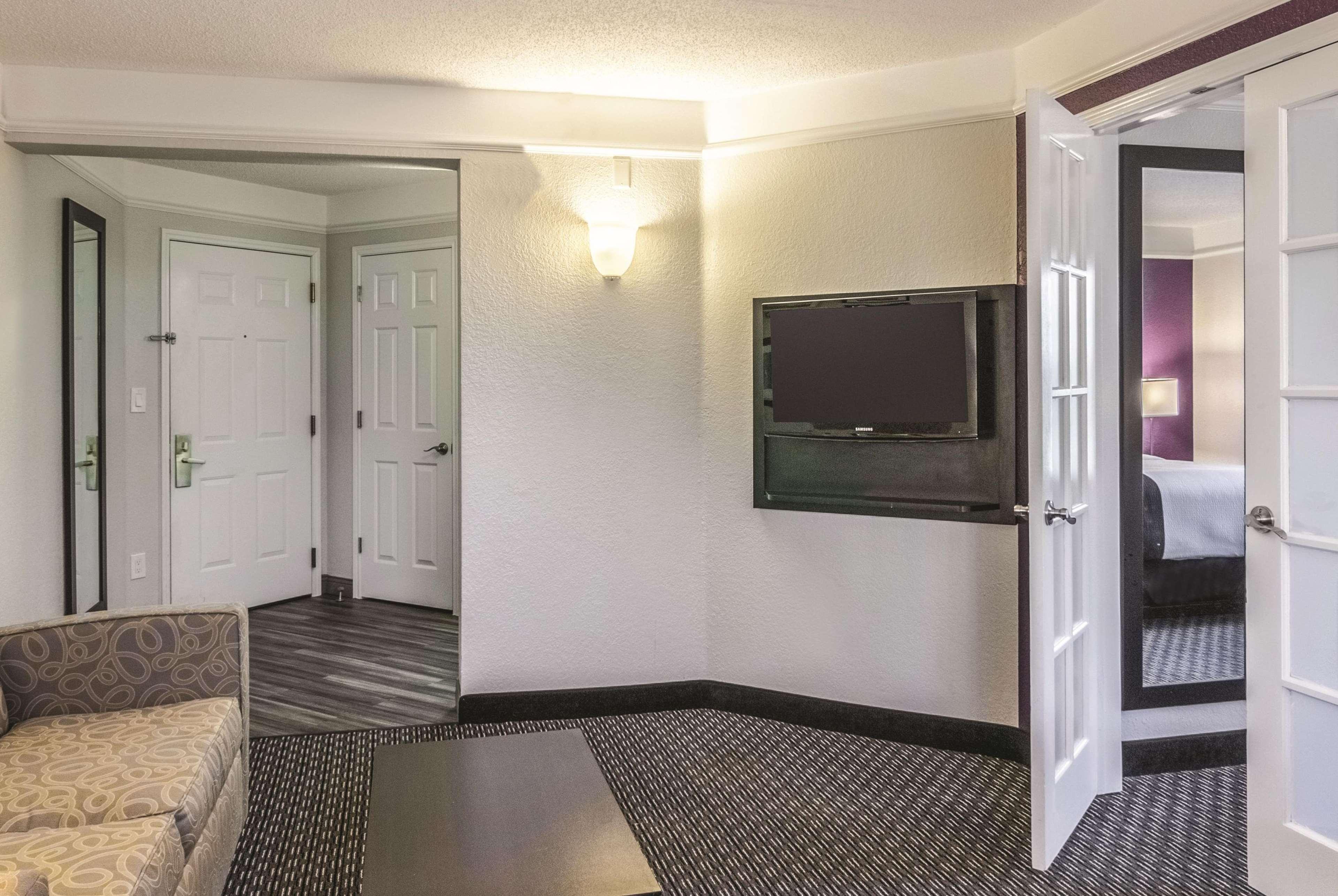 Suite King Bed Non Smoking