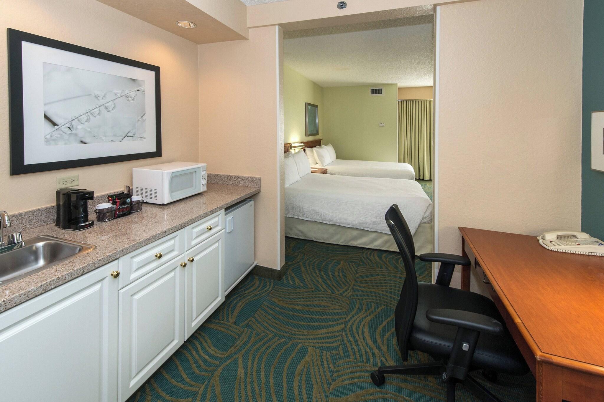 Suite Two Queen Beds