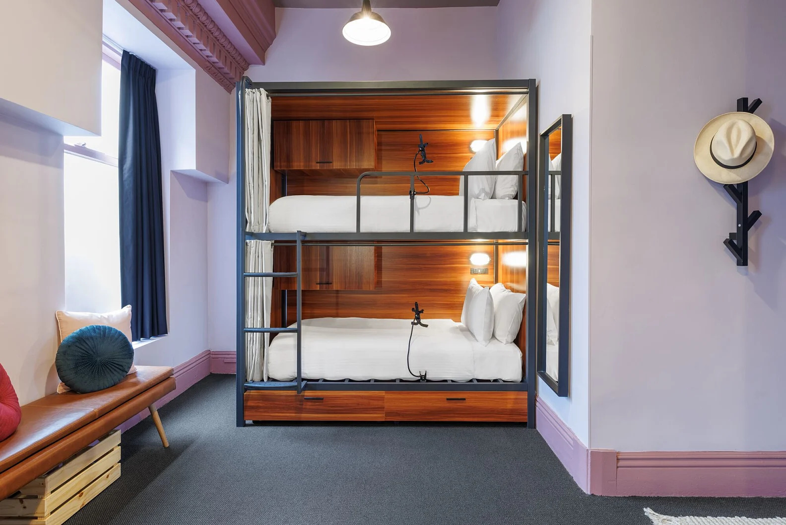Bed in Dormitory Bunk Bed with Shared Bathroom