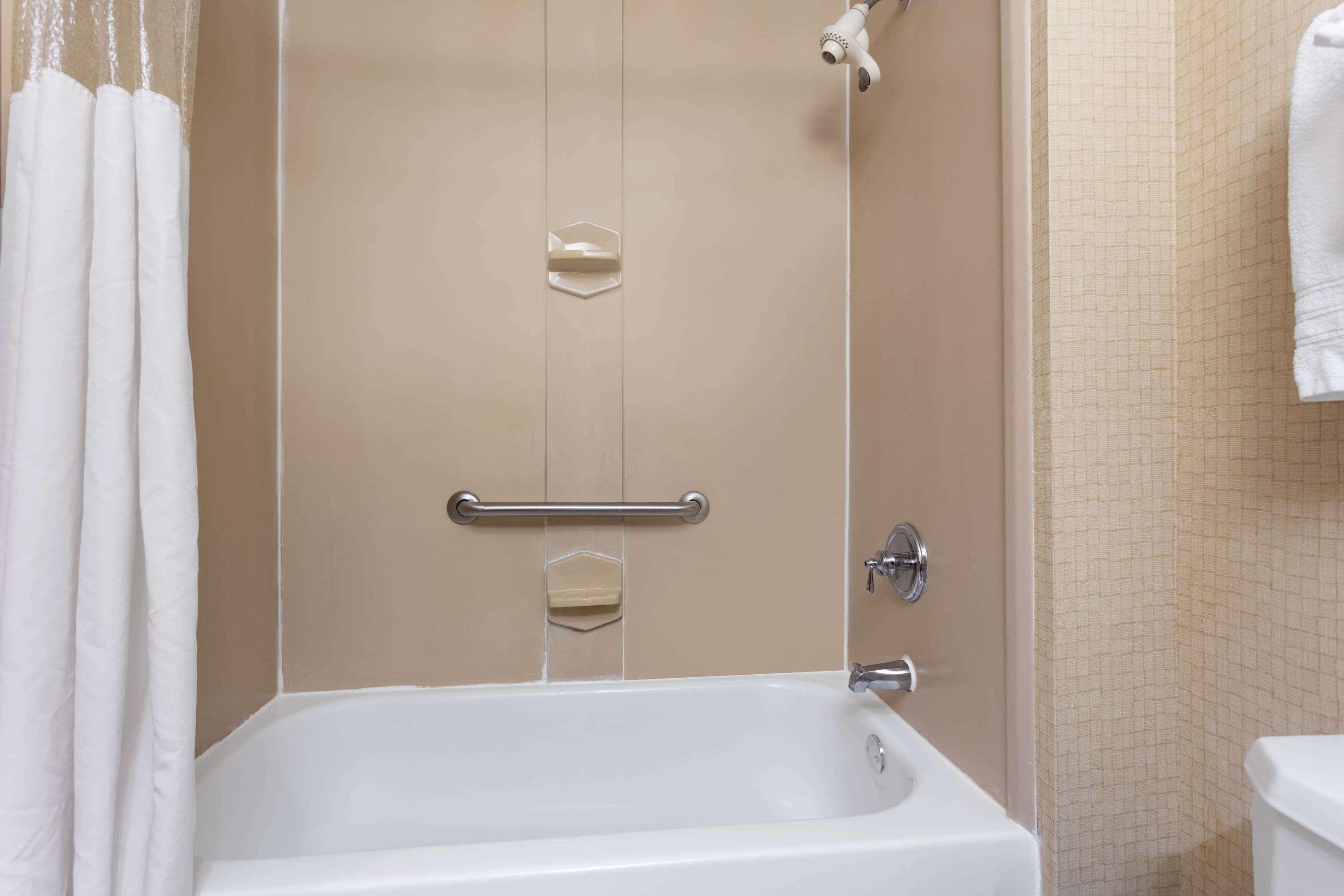 Quadruple Two Queen Beds