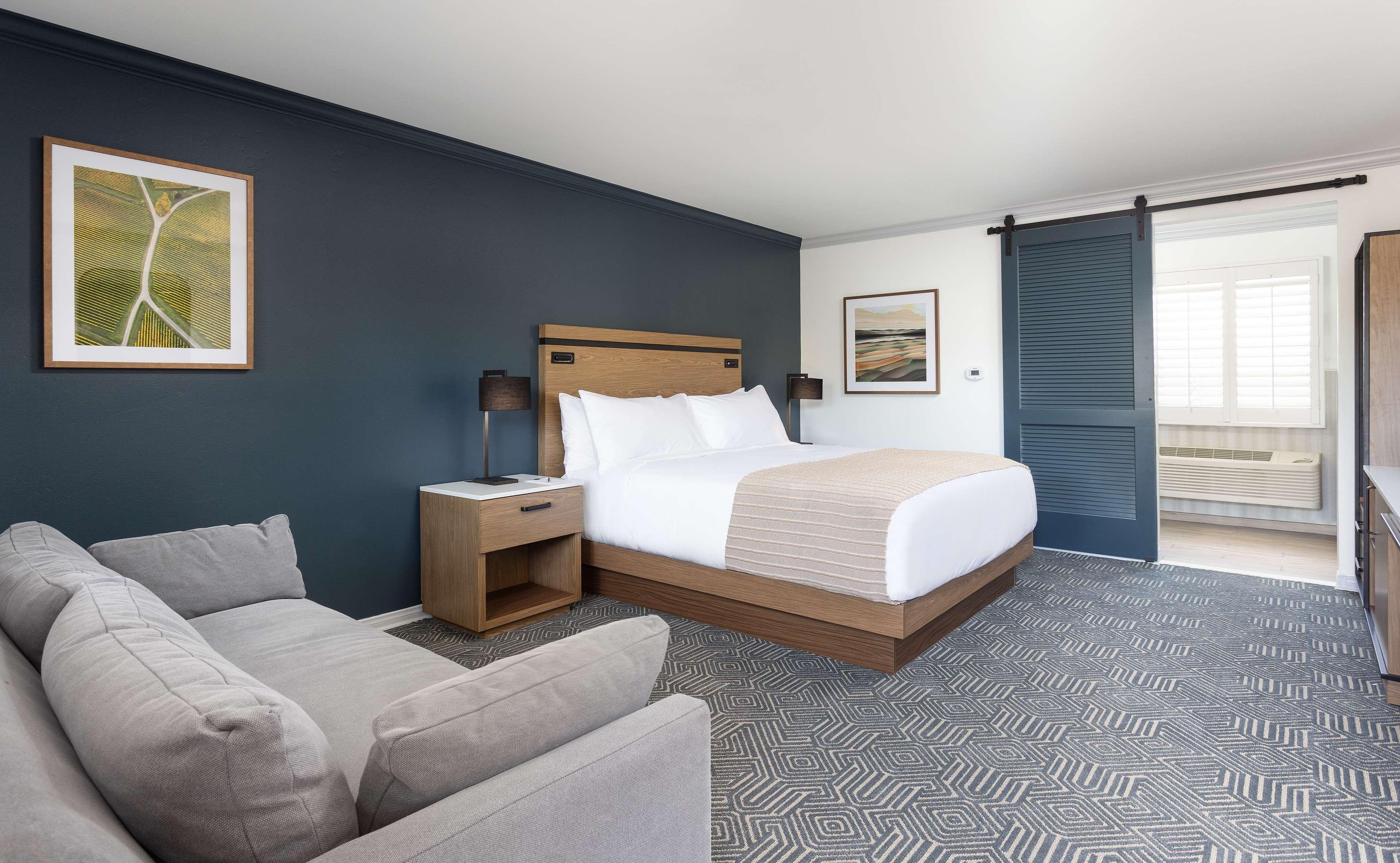 Double Accessible King Size Bed