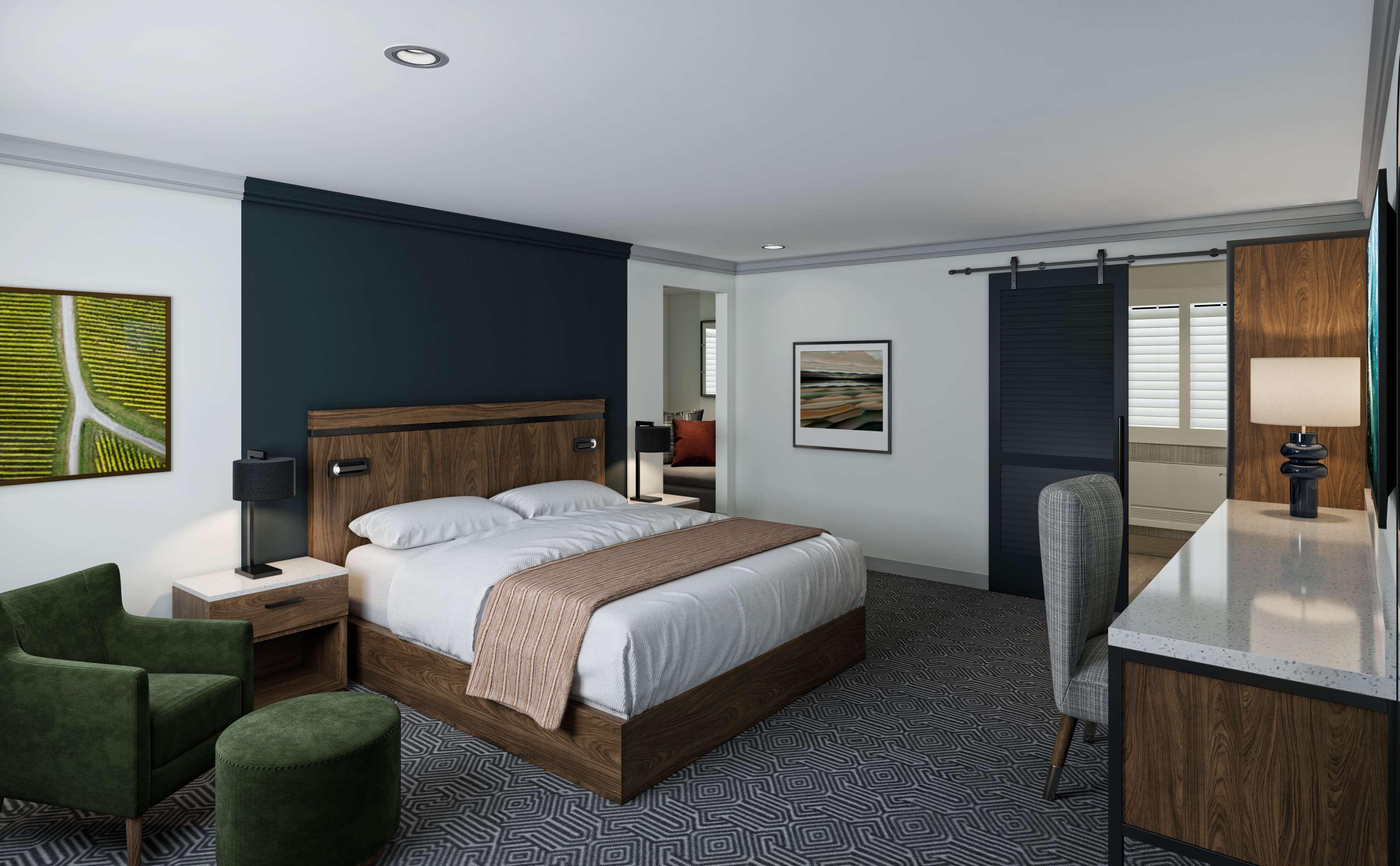 Double Deluxe King Bed