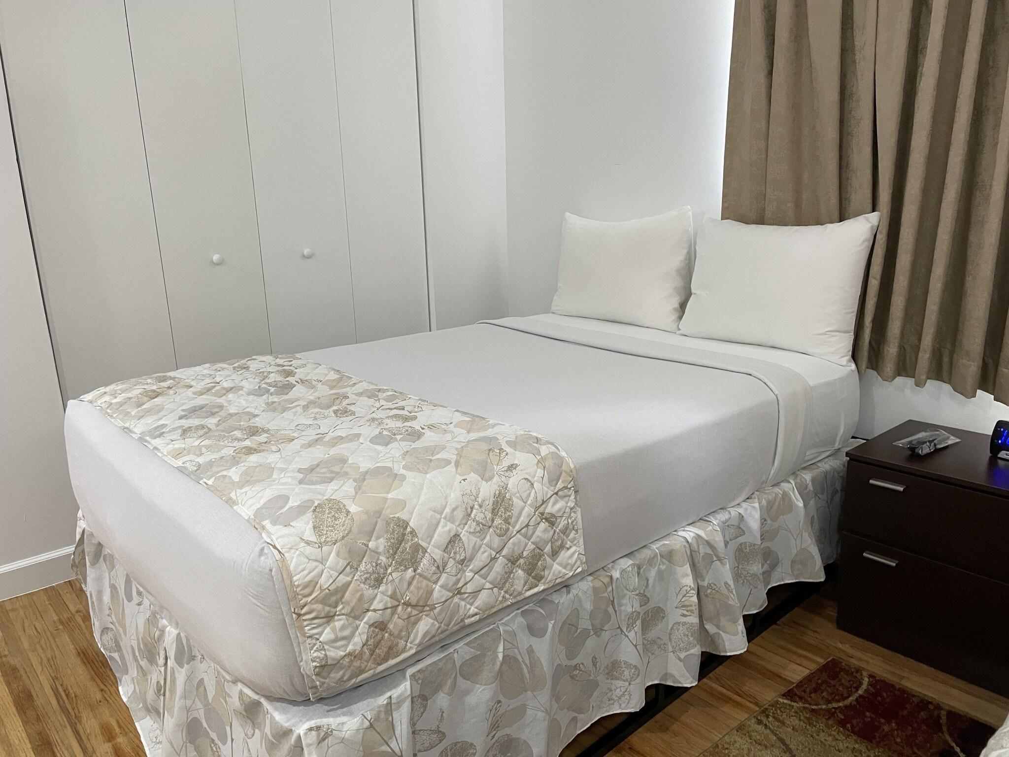 Family Room Three Beds