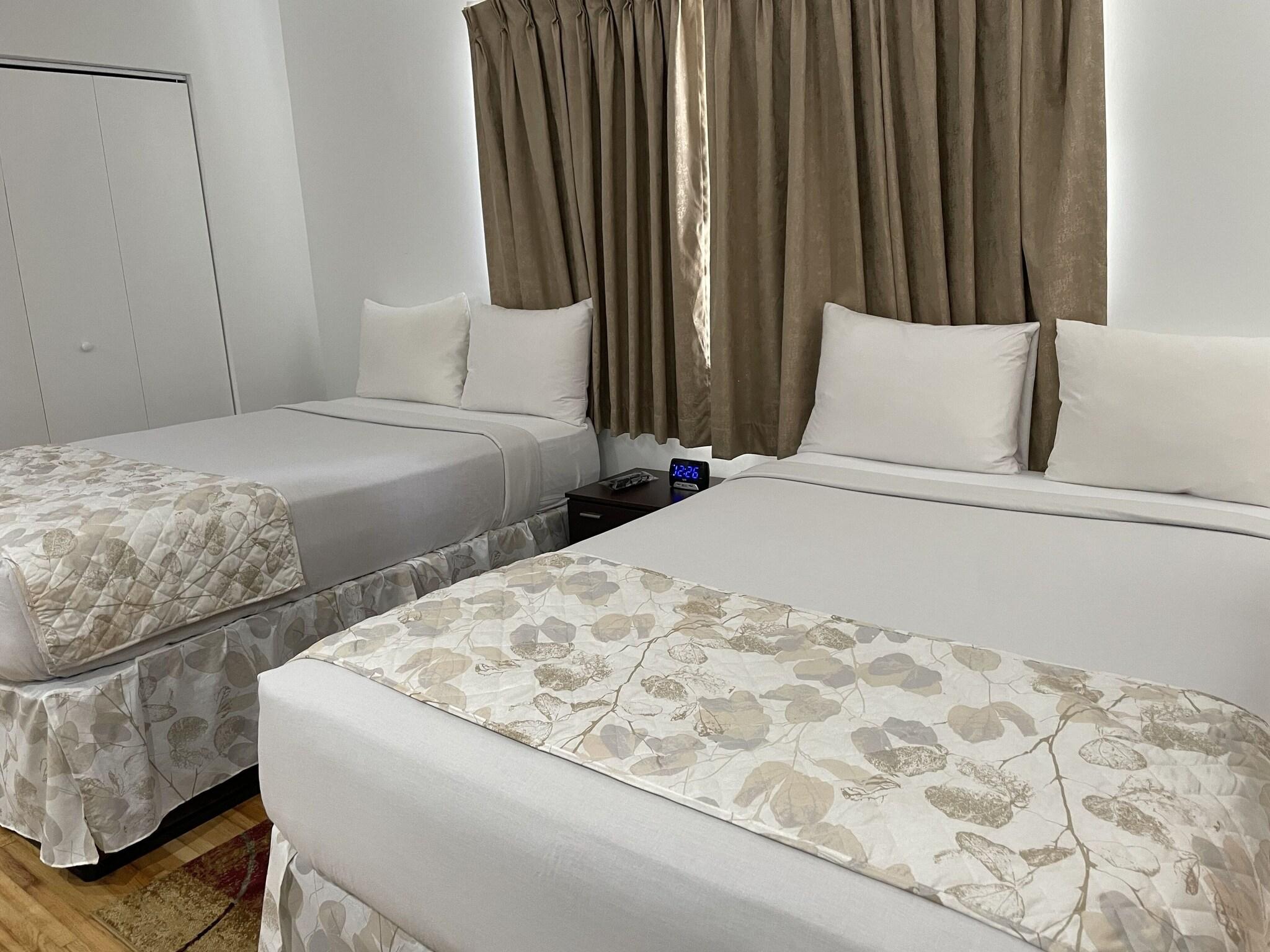 Family Room Three Beds