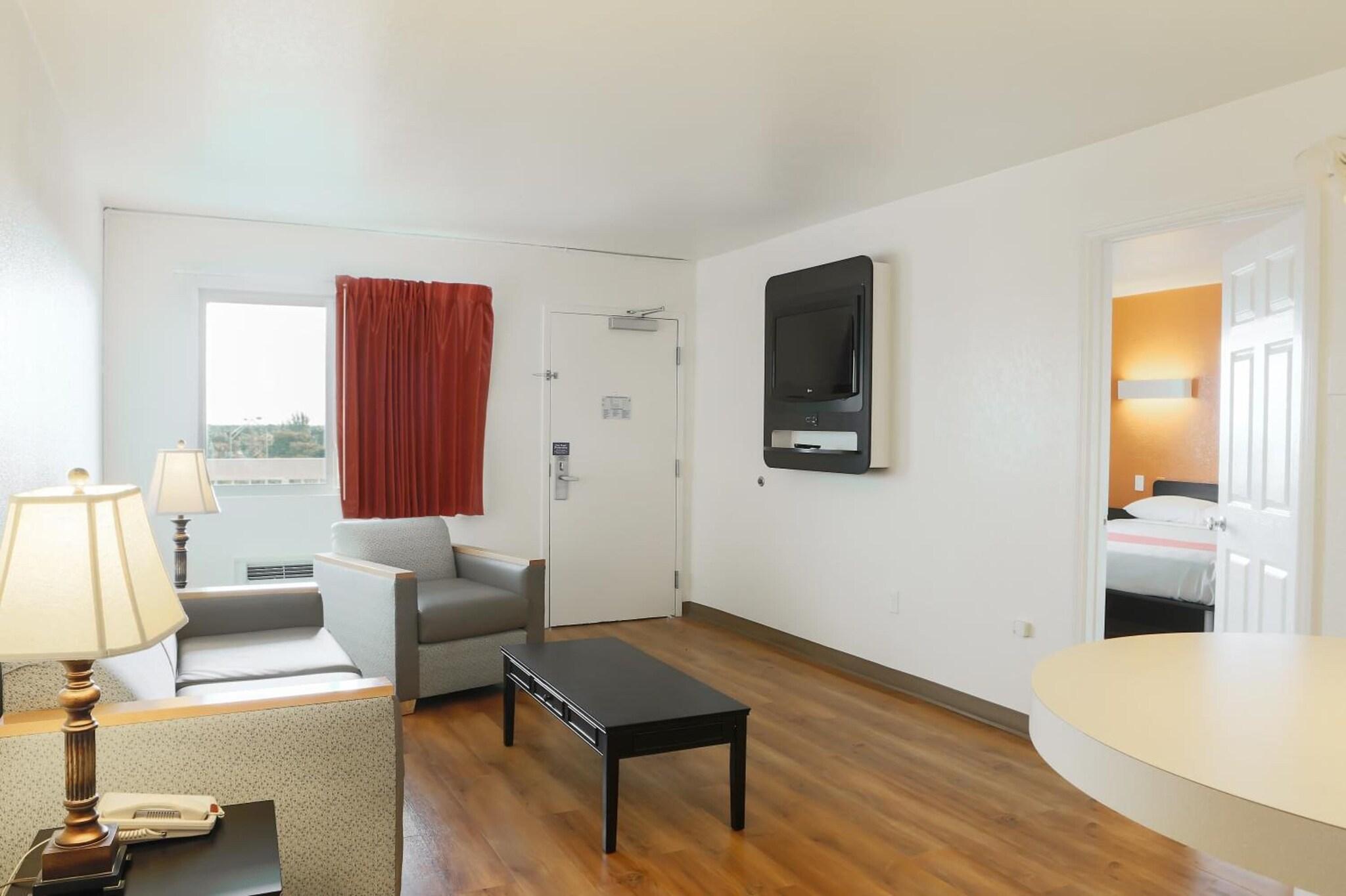 Suite King Bed Non Smoking