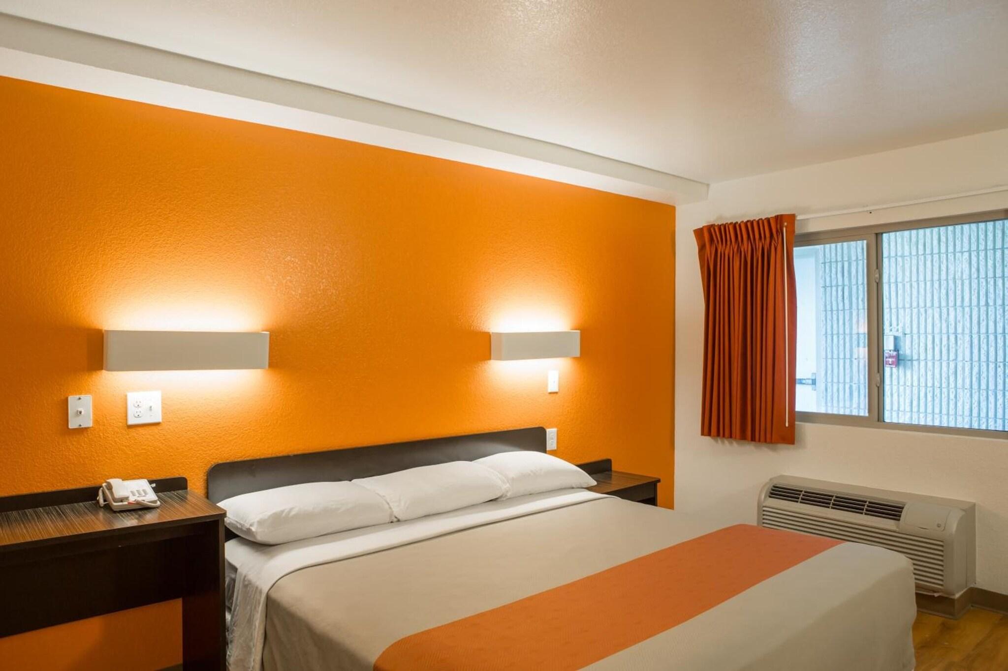 Double King Bed Non Smoking