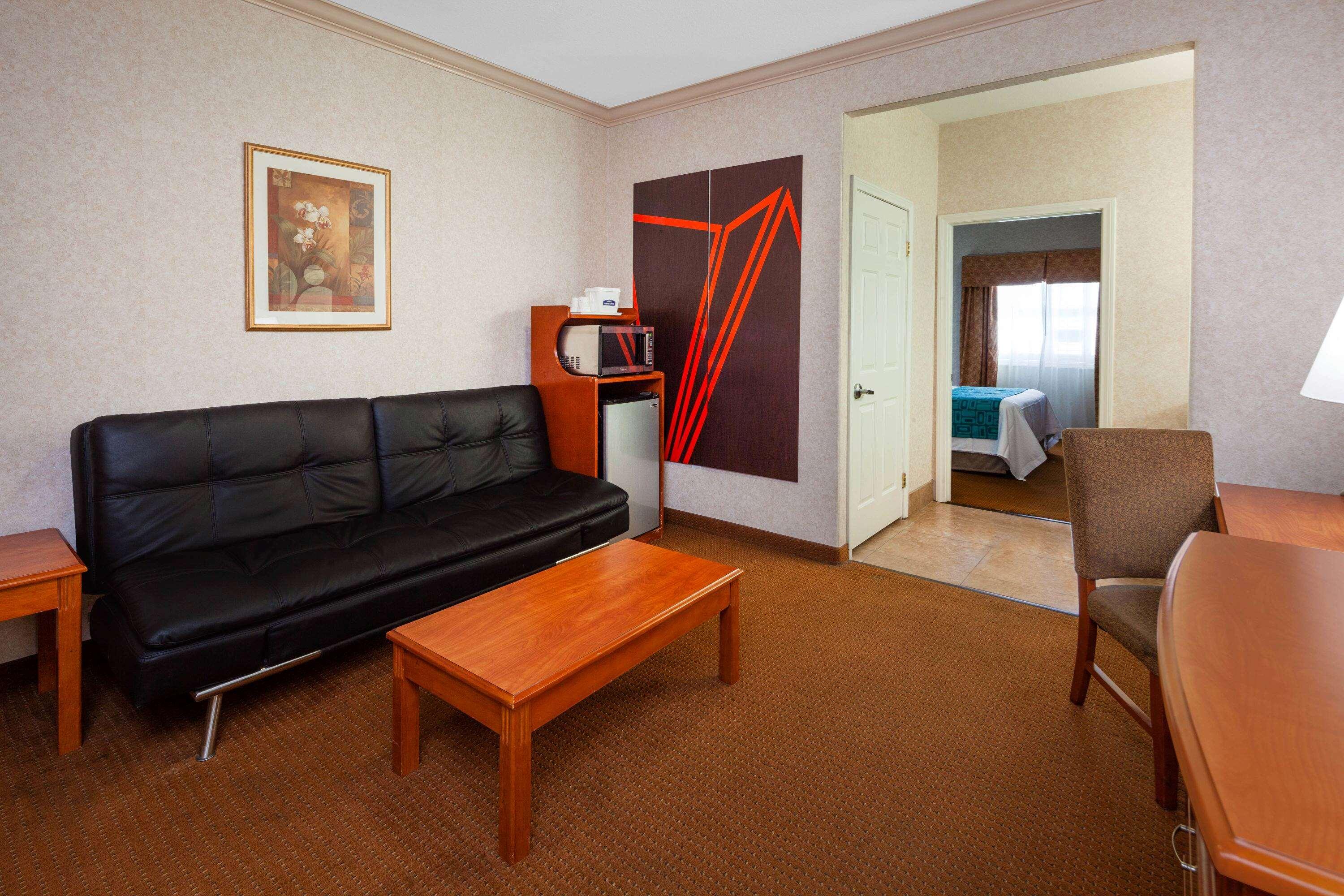 Suite Queen Bed Non Smoking