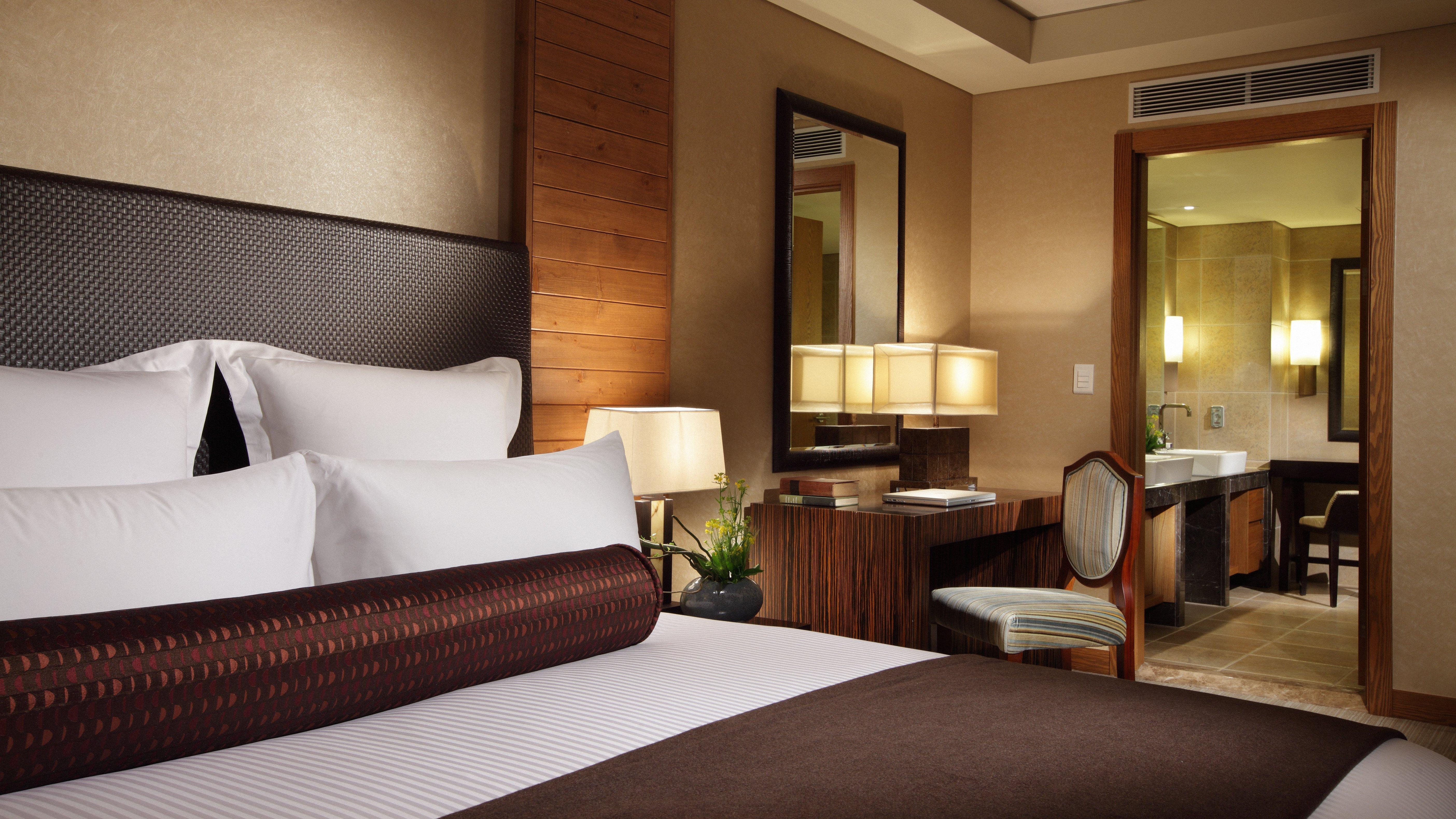 Double Deluxe King Bed