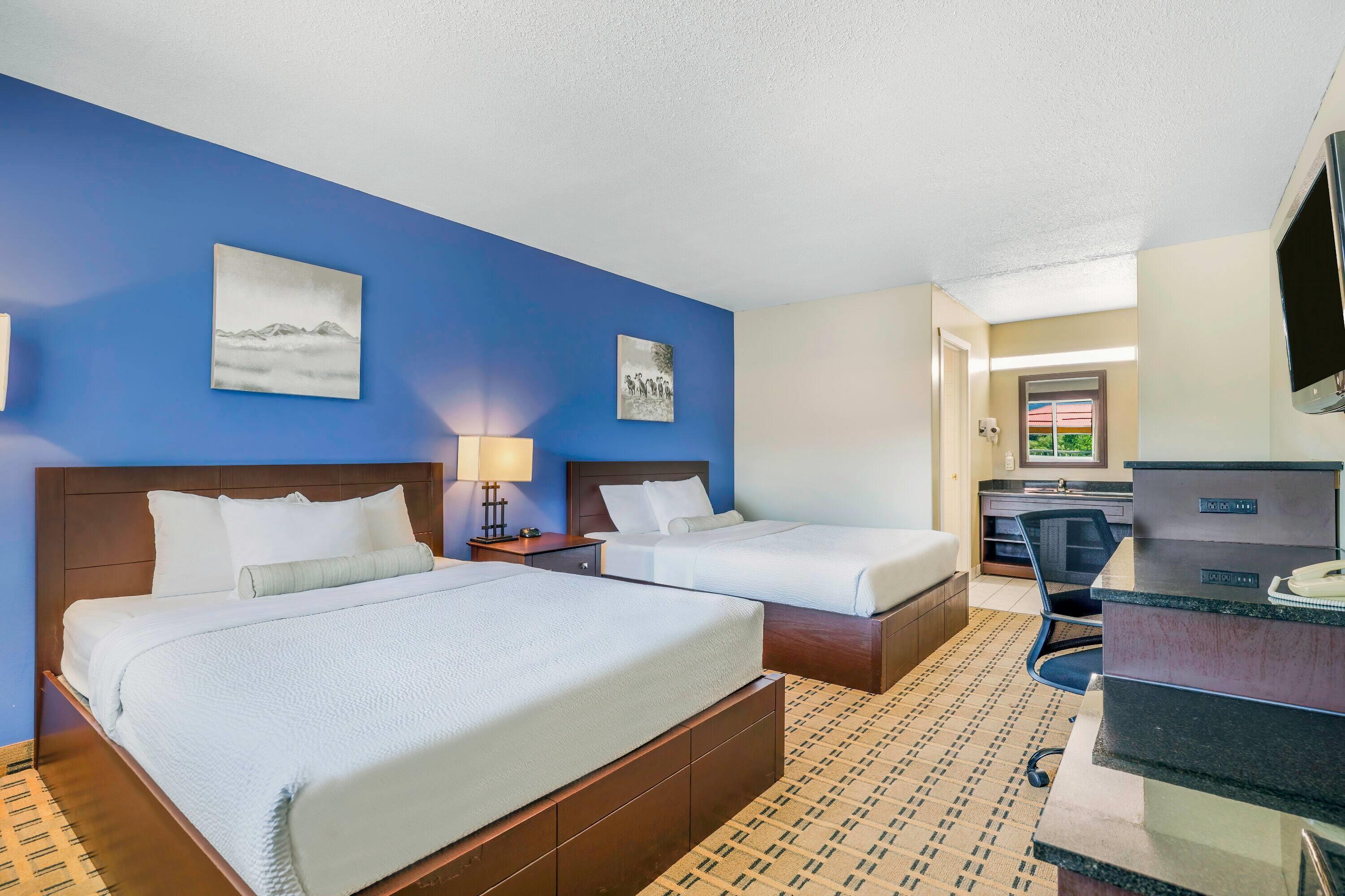 Quadruple Two Queen Beds