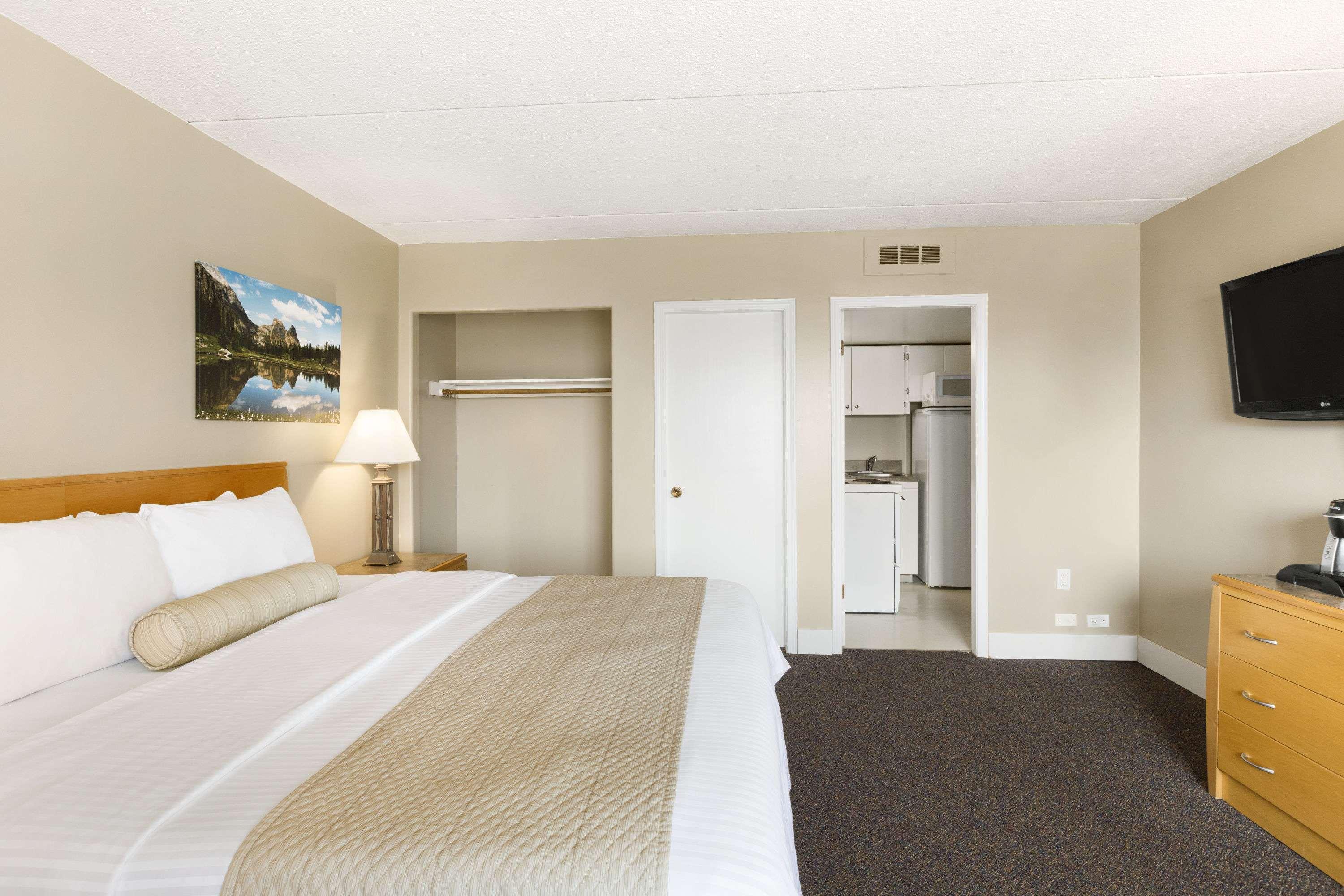 Triple King Bed Non Smoking