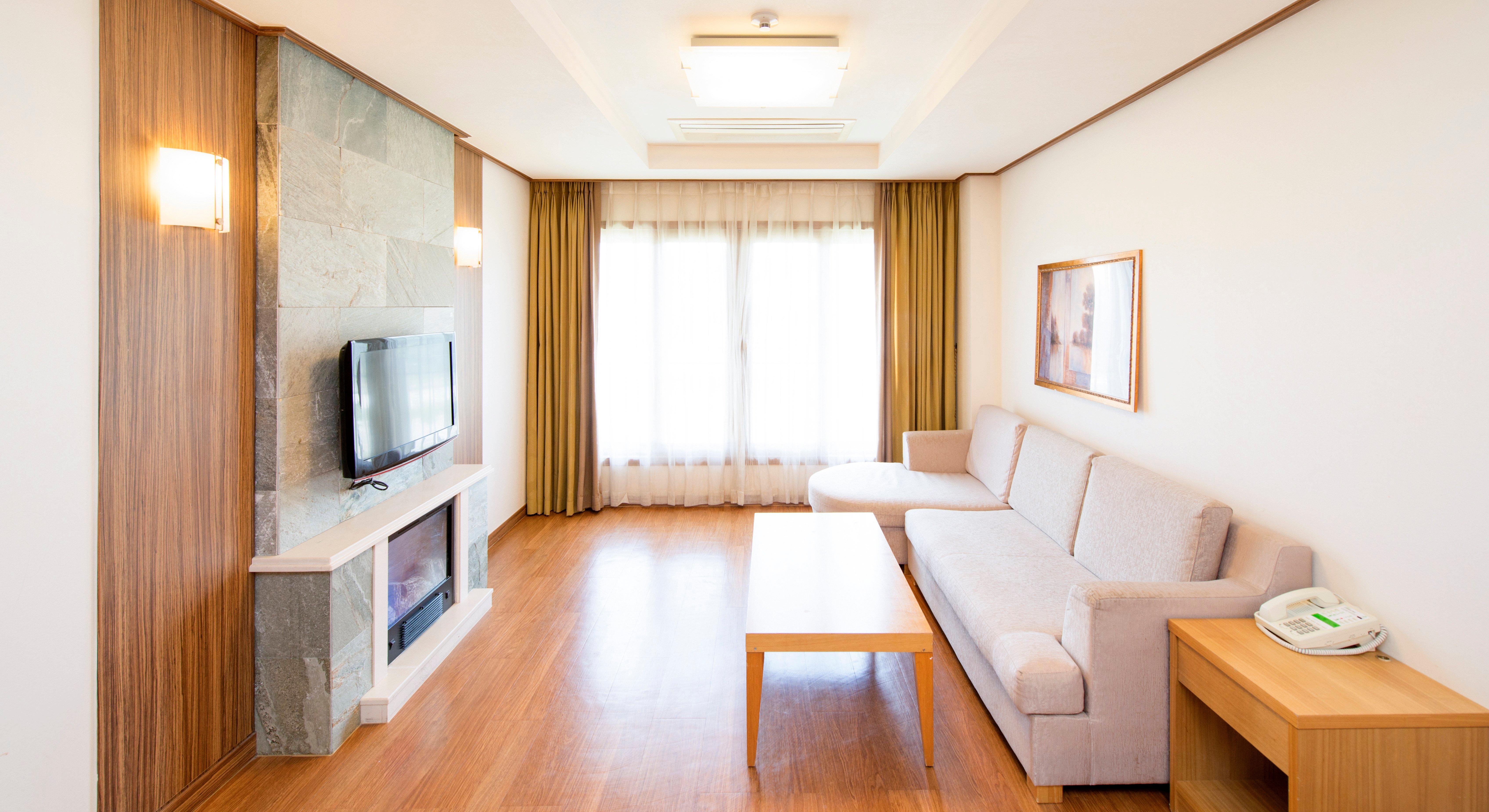 Suite Queen Size Bed