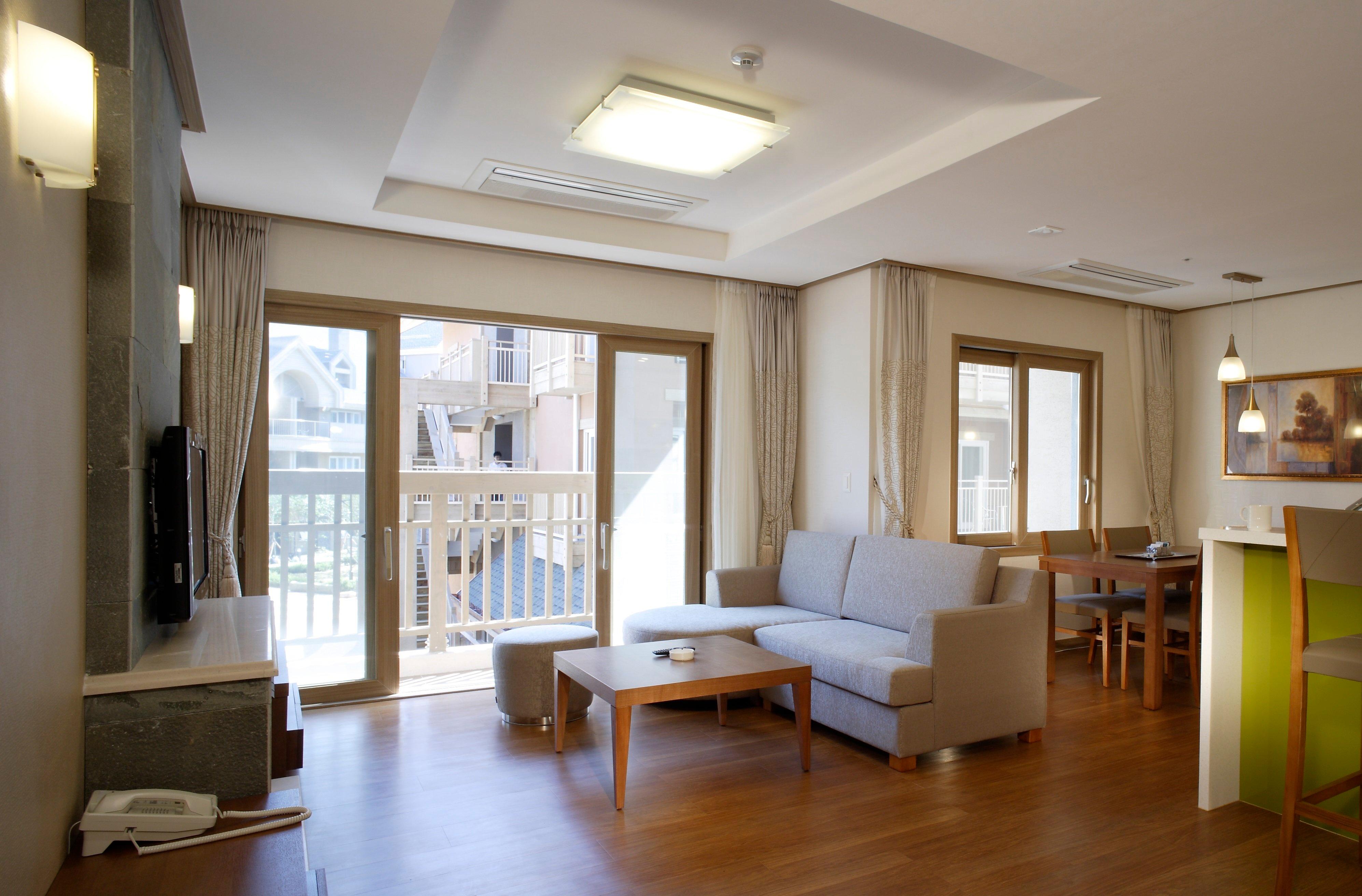 Suite Queen Bed Two Bedrooms