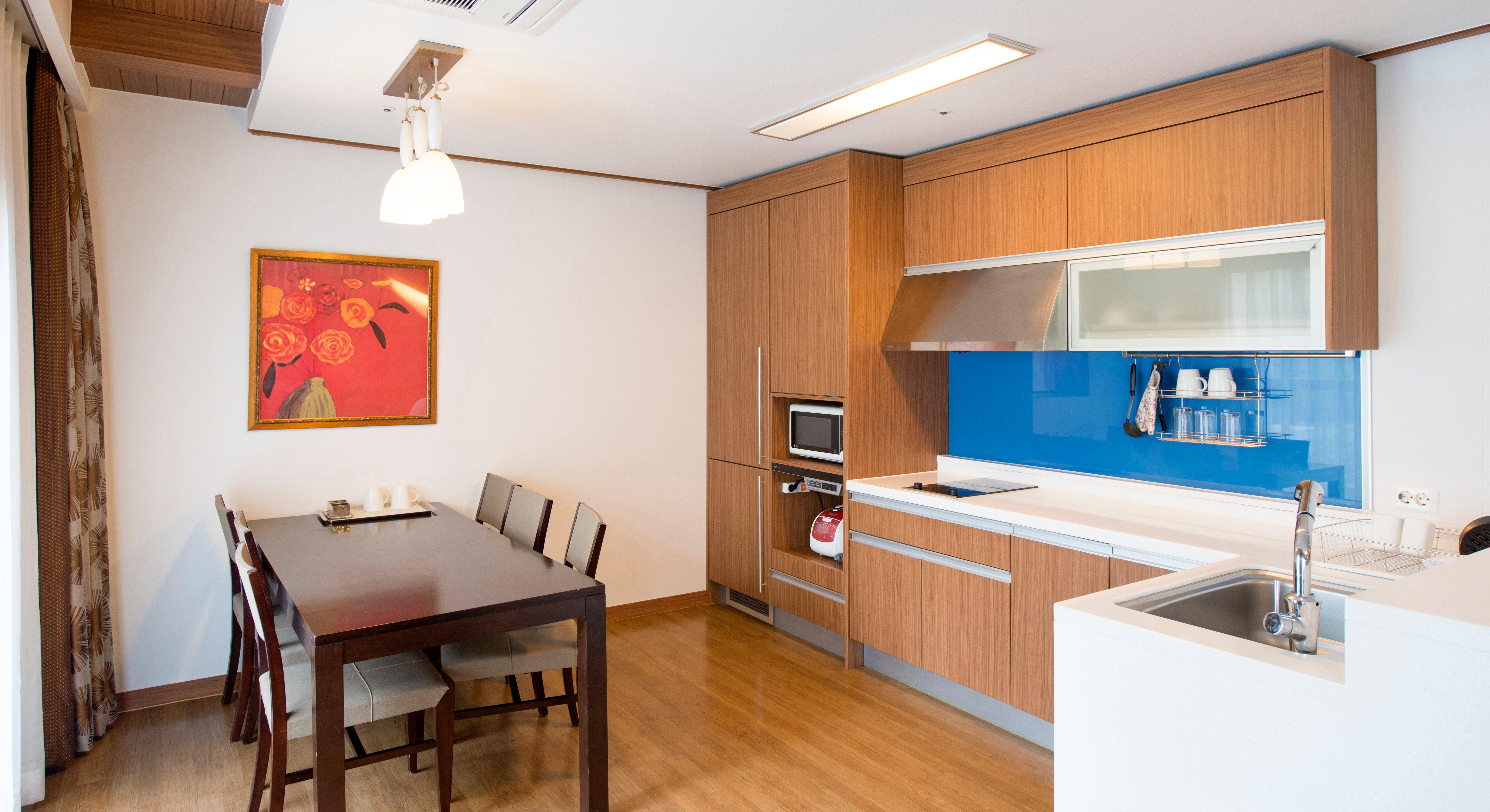 Suite Queen Bed Two Bedrooms