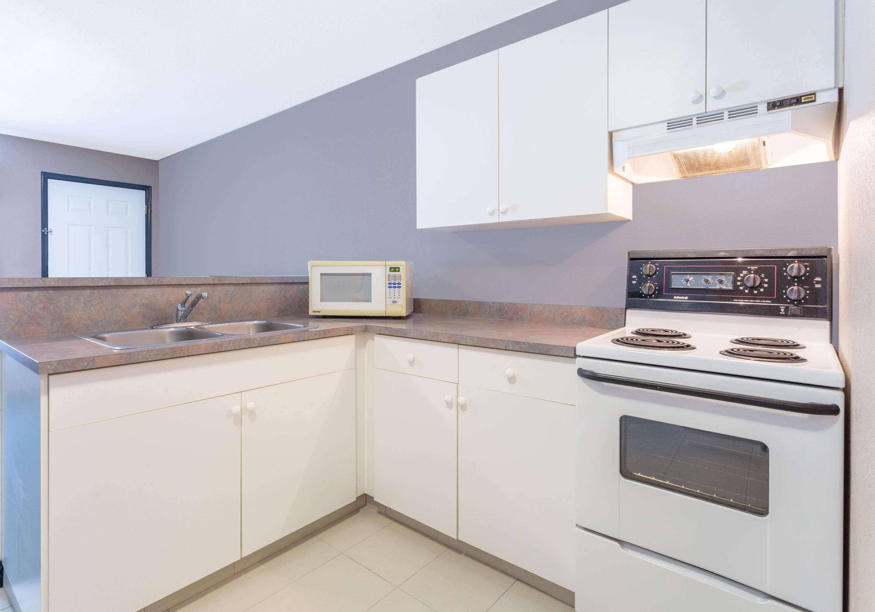 Suite Queen Size Bed