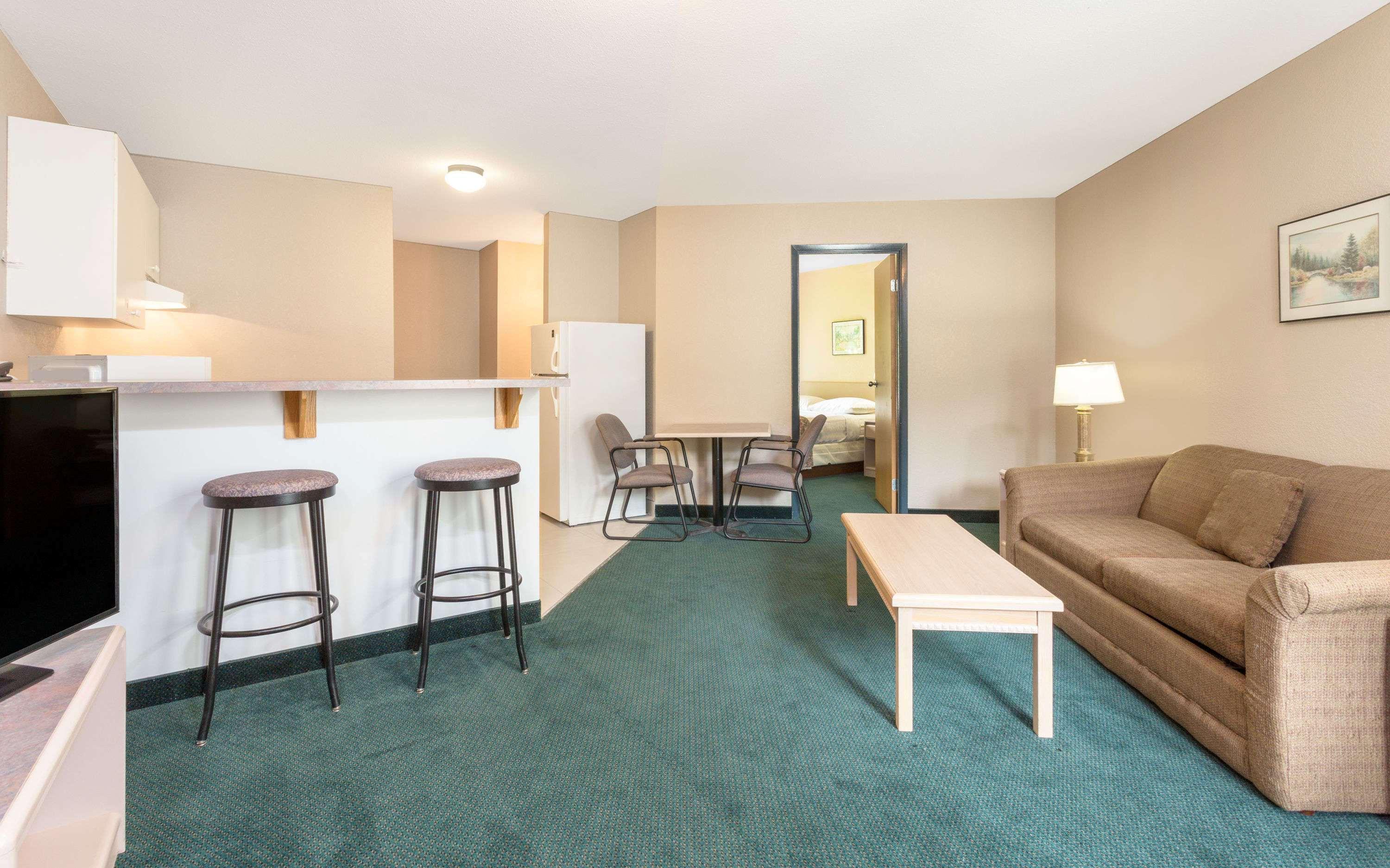 Suite Queen Size Bed