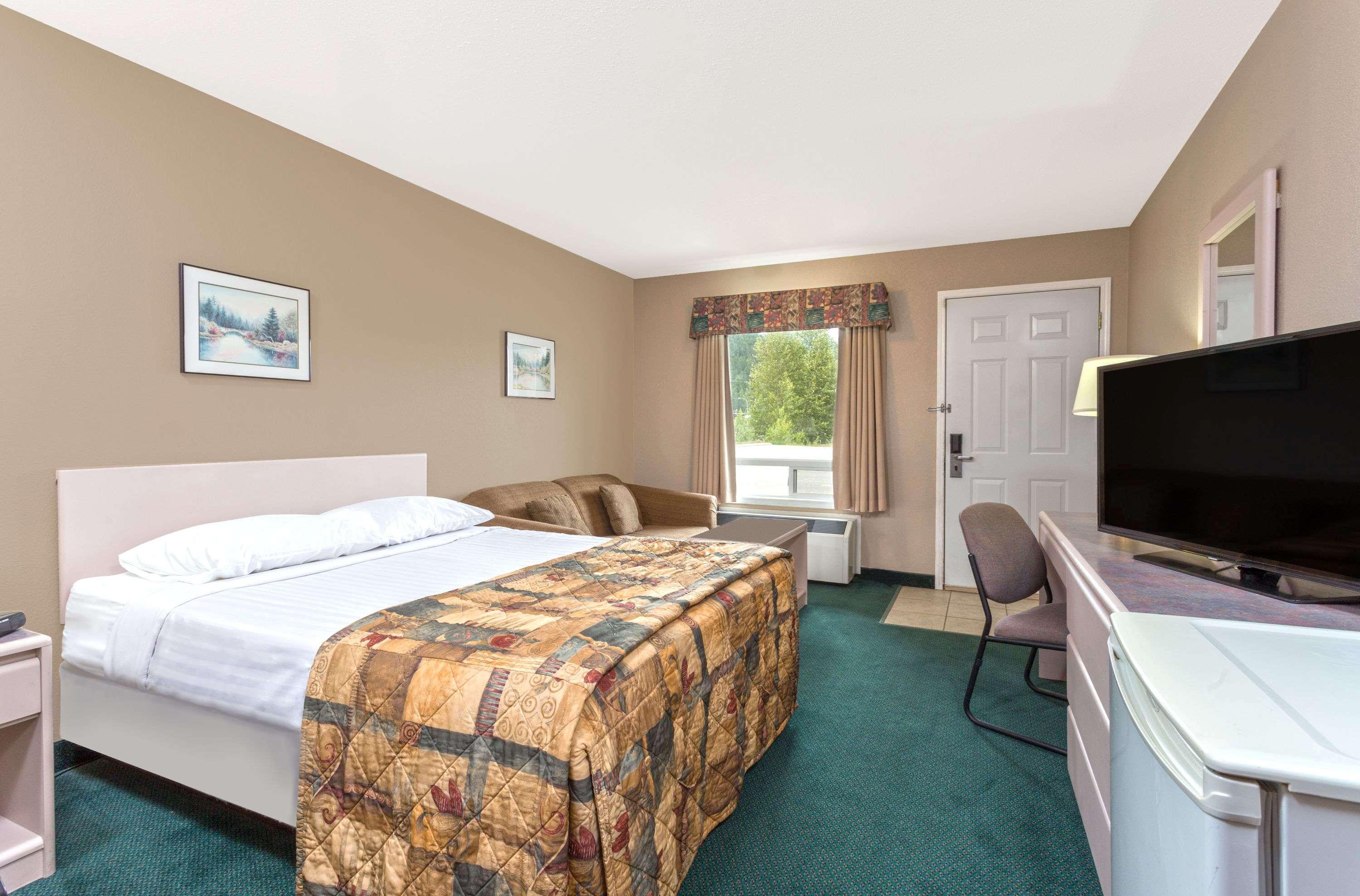 Double Queen Size Bed