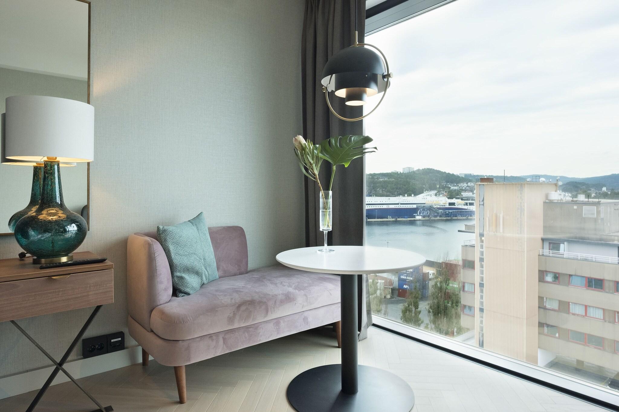 Double Business King Bed