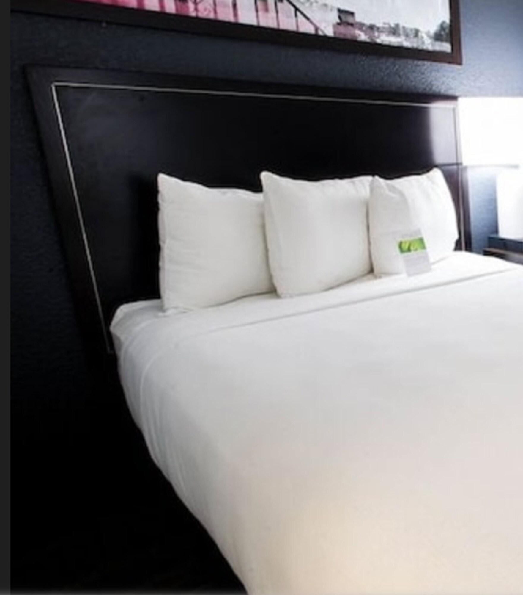 Room Accessible-two Queen Beds