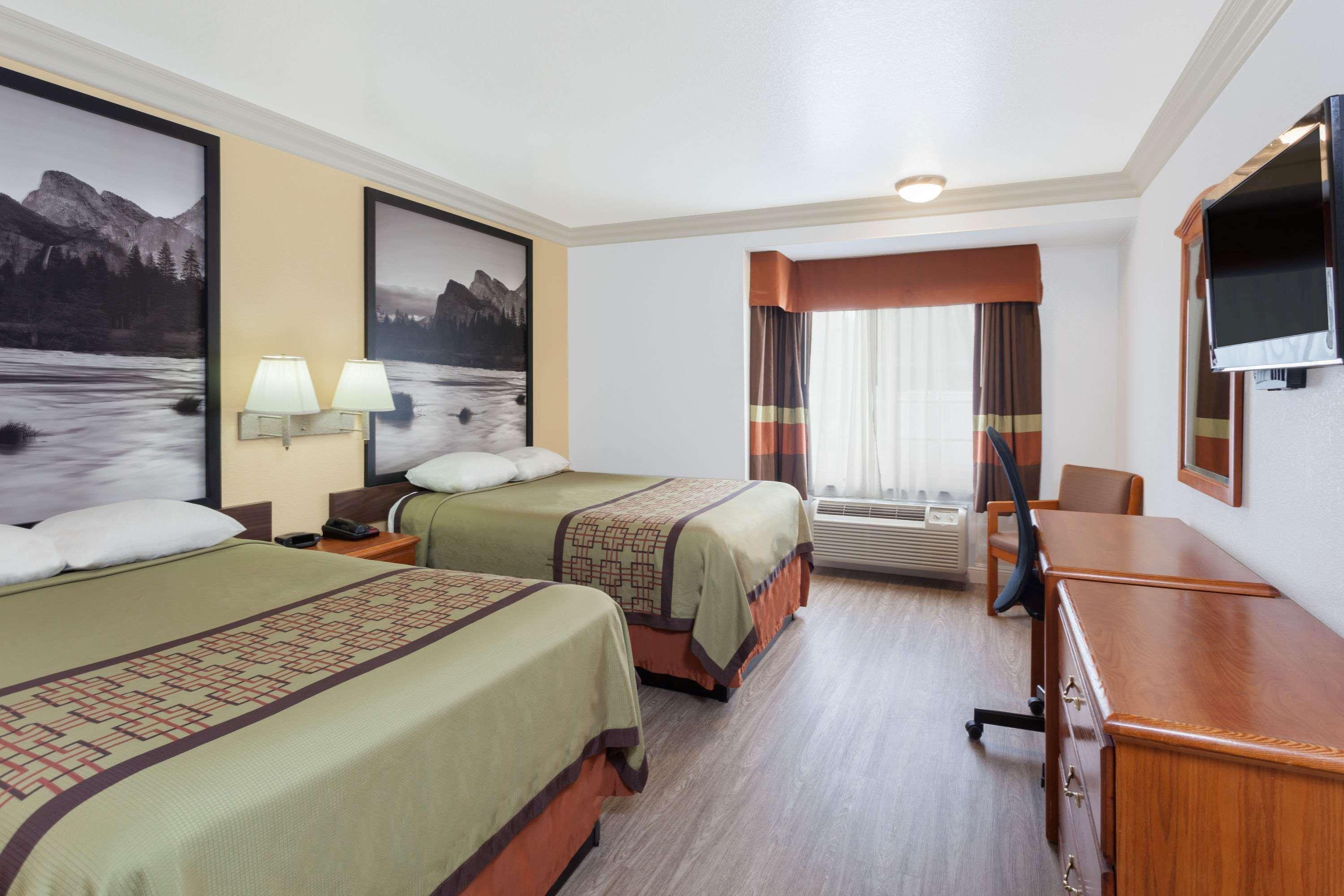 Quadruple Two Double Beds