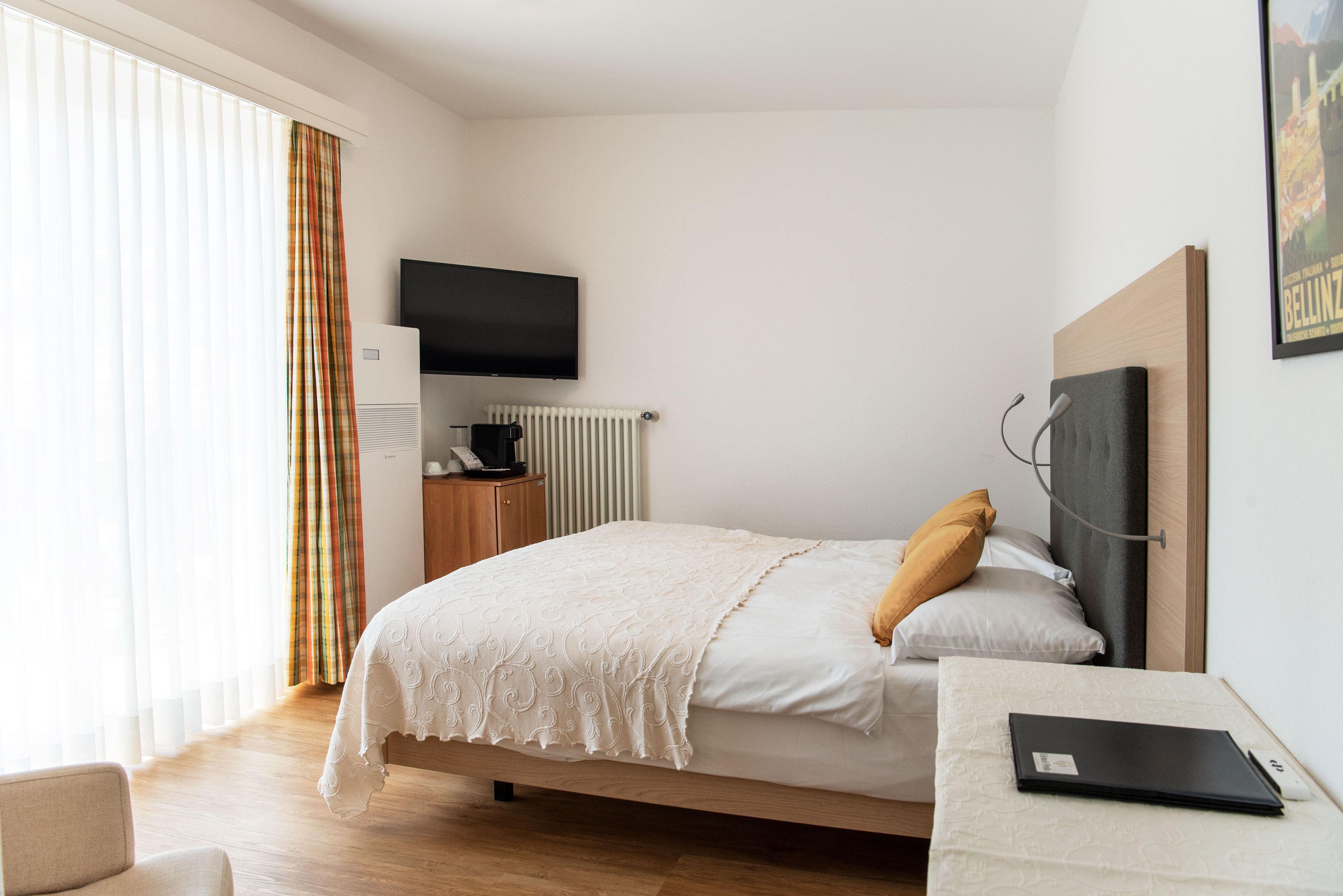 Double Deluxe One Bed