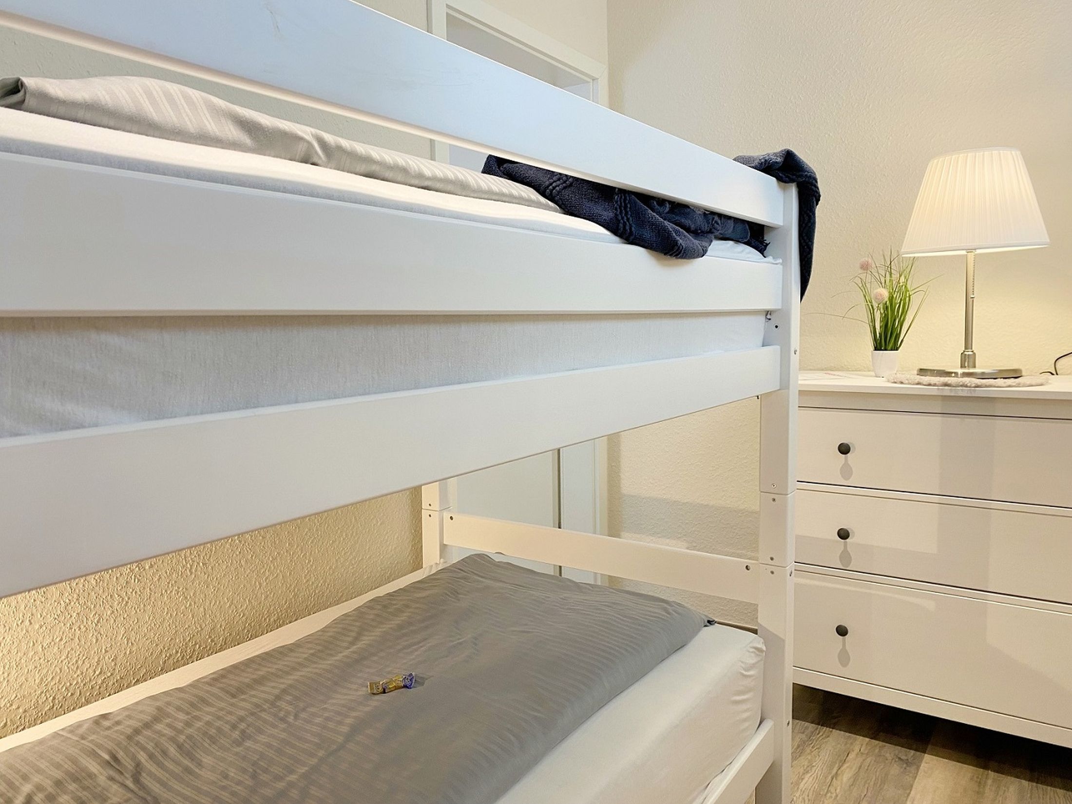 Family Room Queen Size Bed