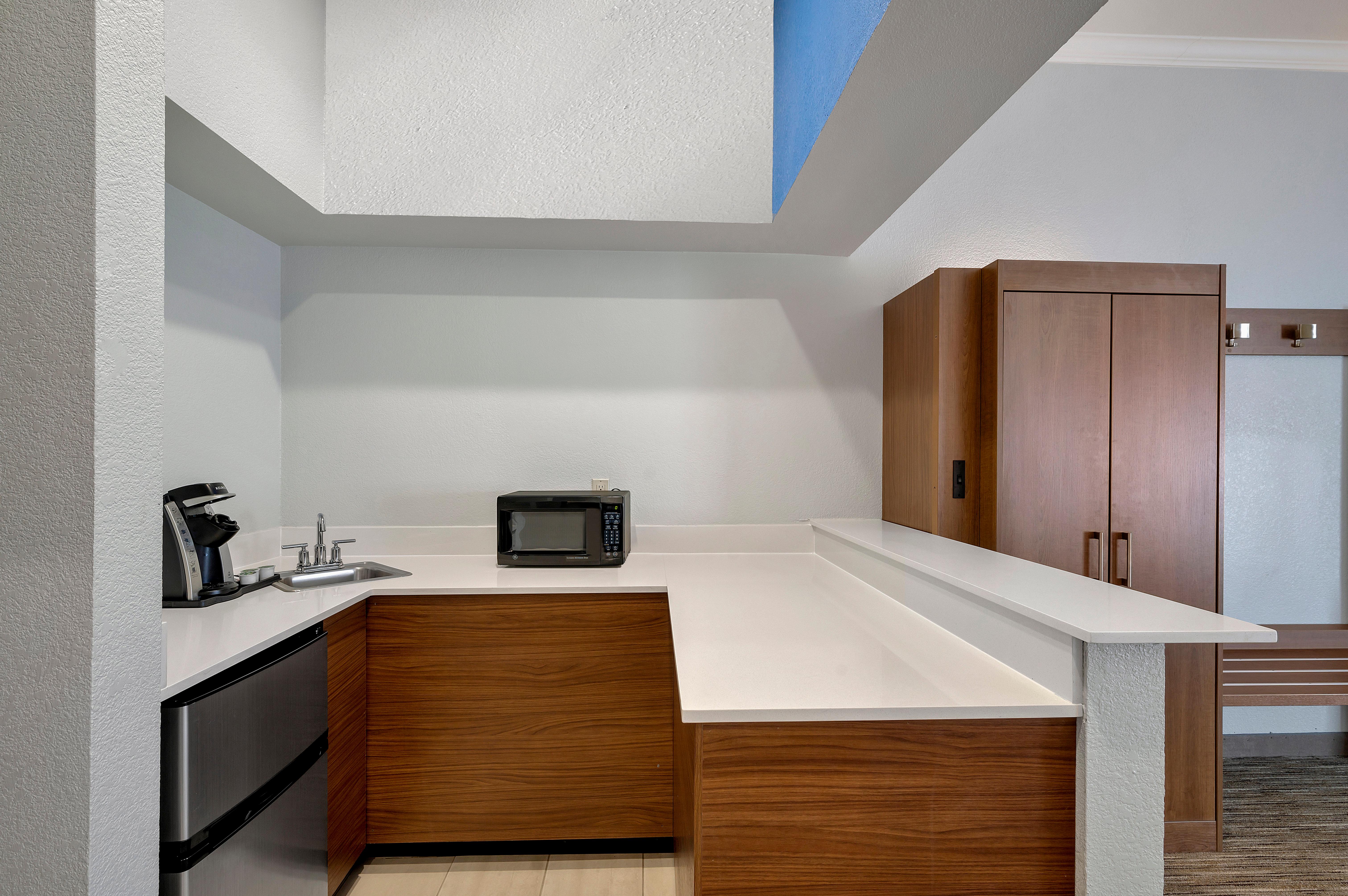 Suite with Kitchenette