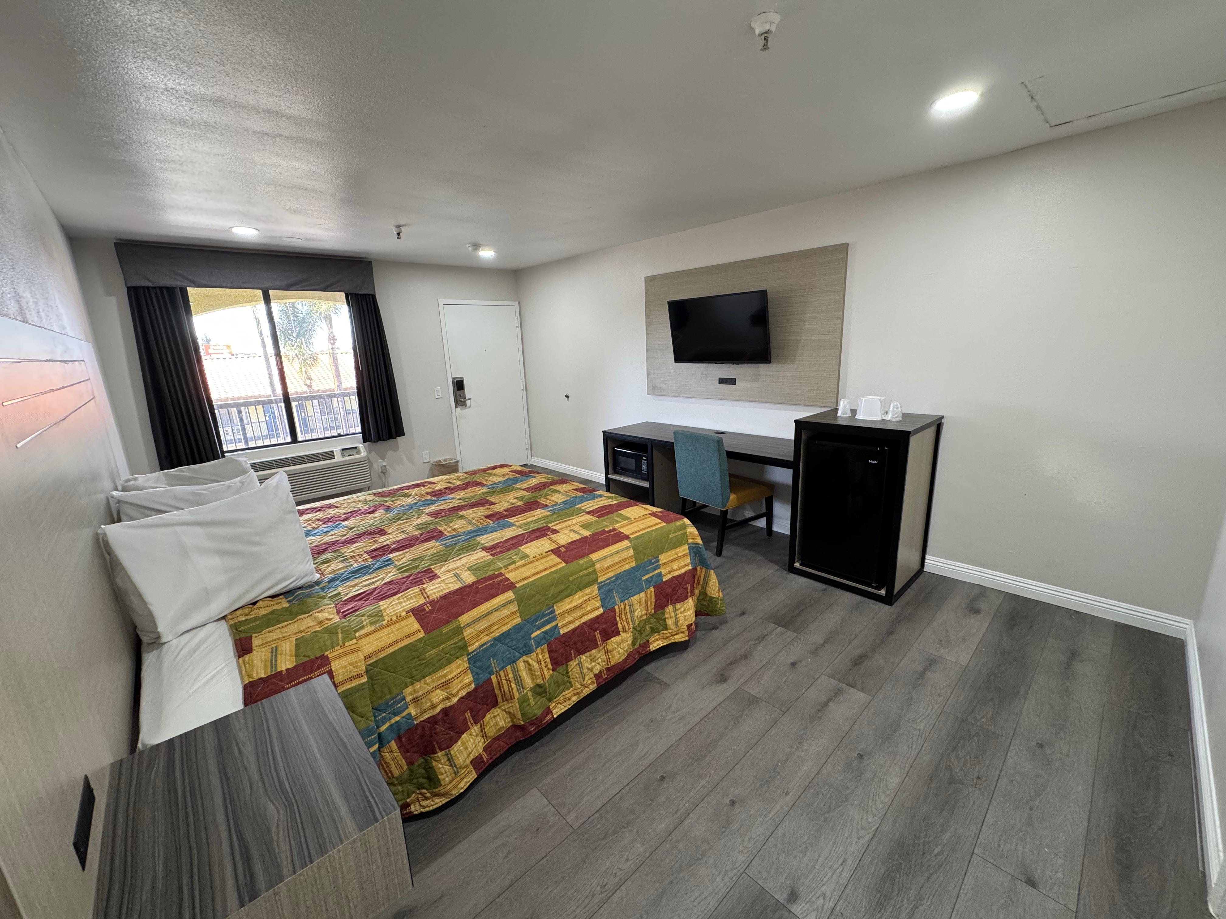 Double Deluxe King Bed