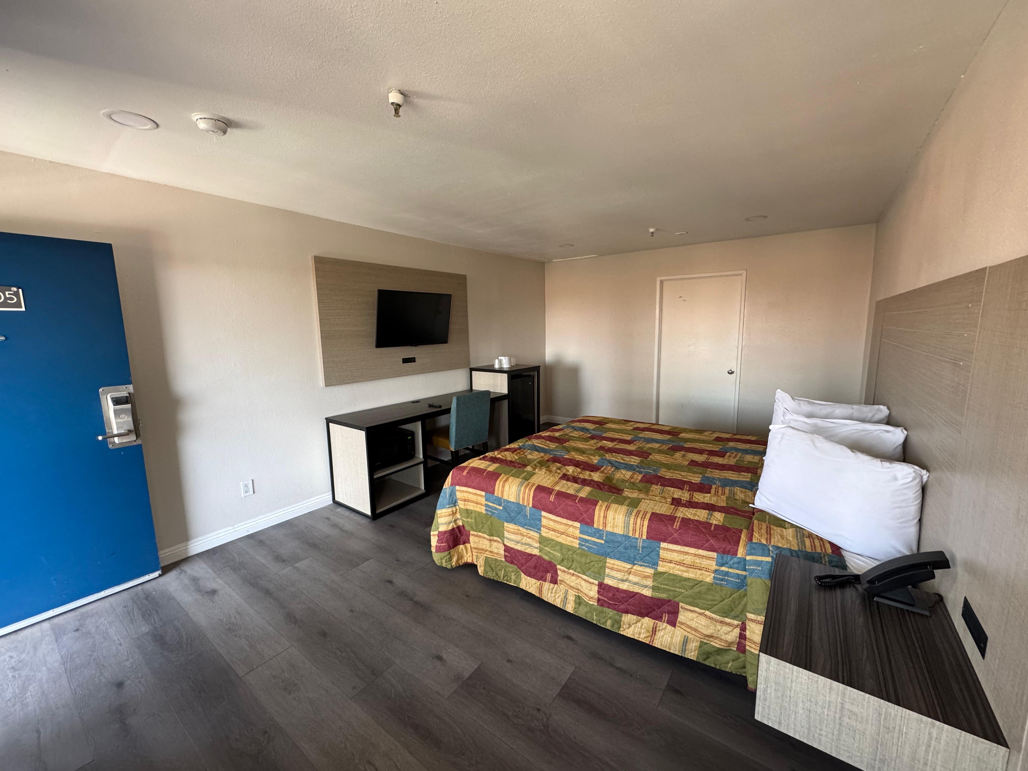 Double Deluxe King Bed