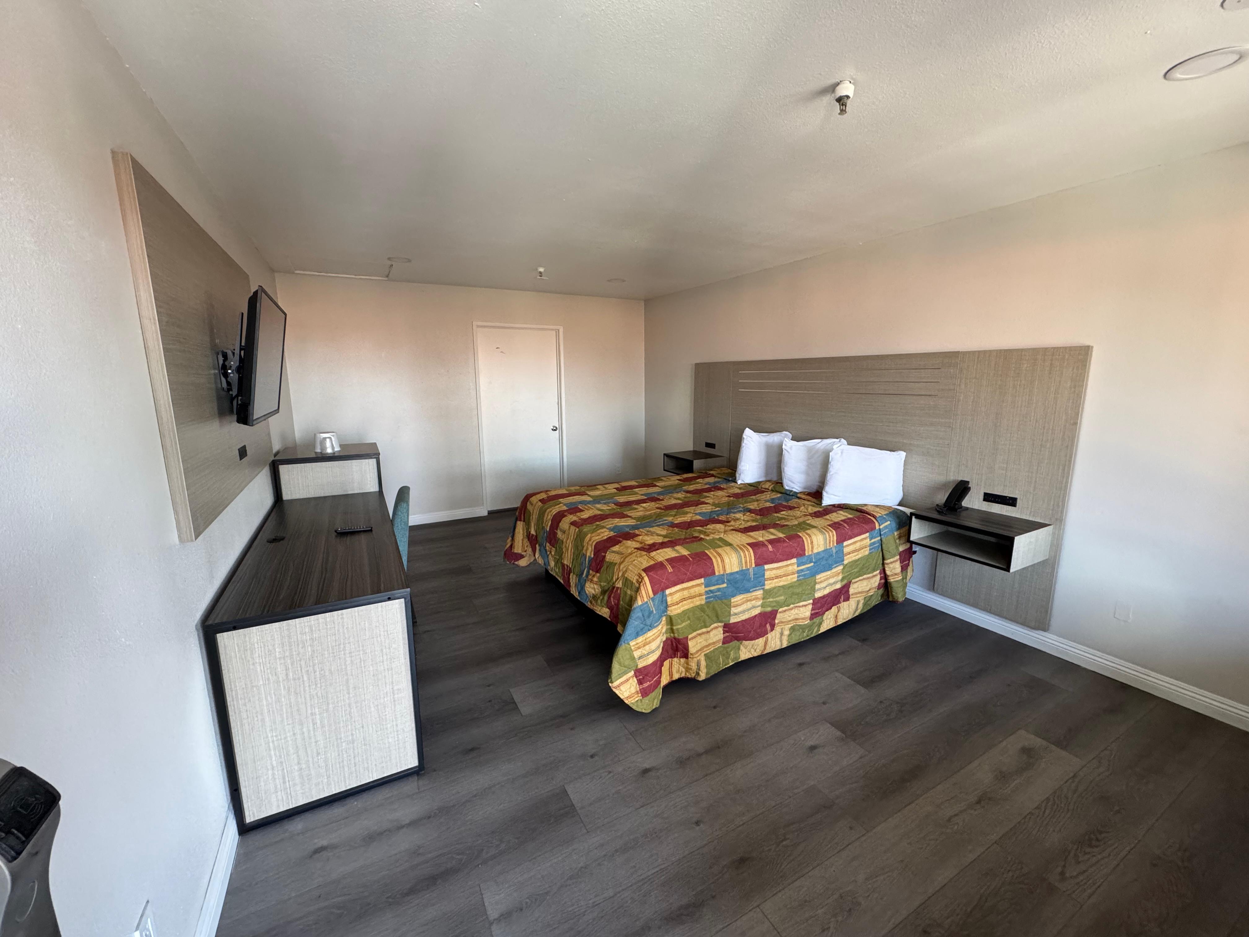 Double Deluxe King Bed