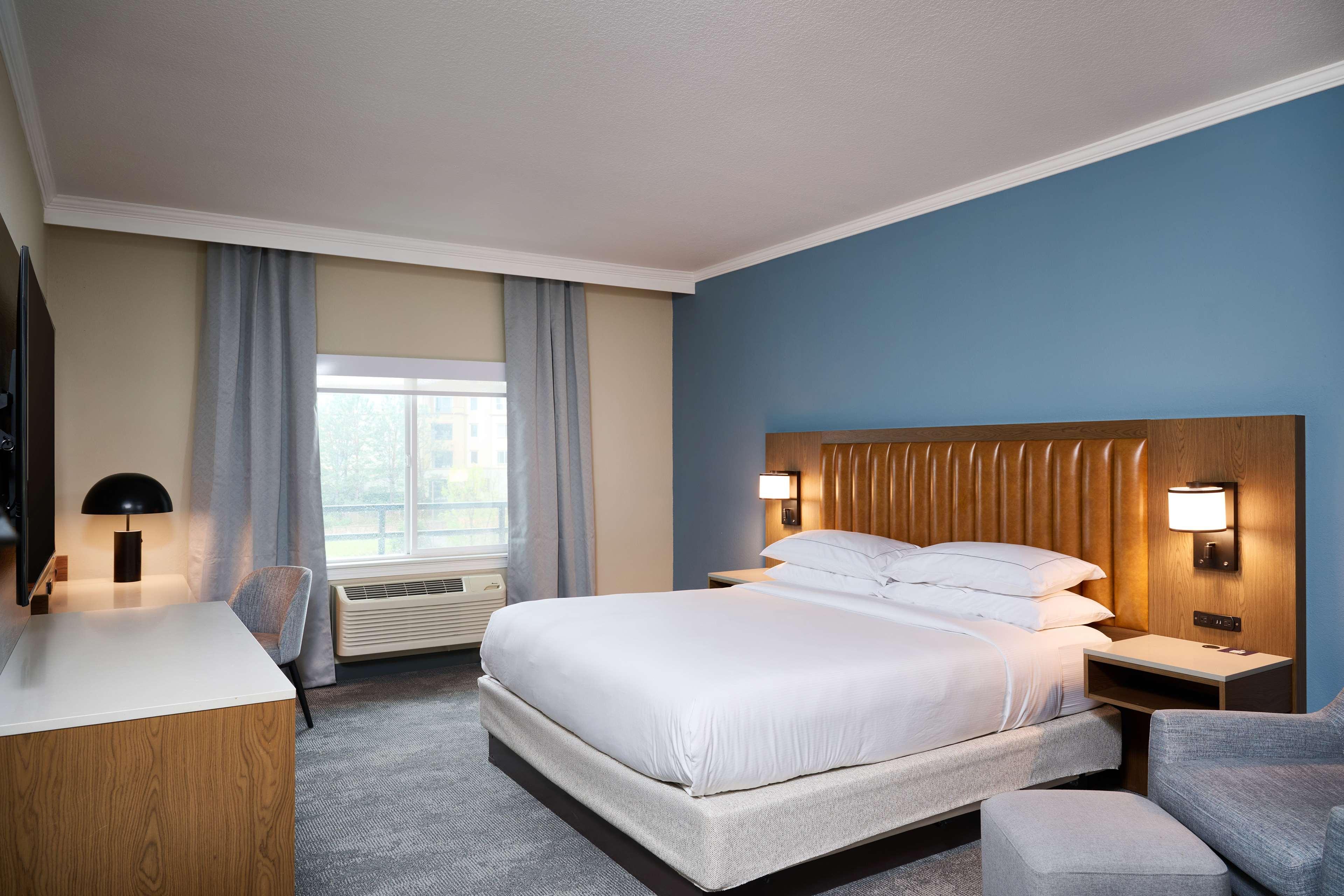 Double Deluxe King Bed