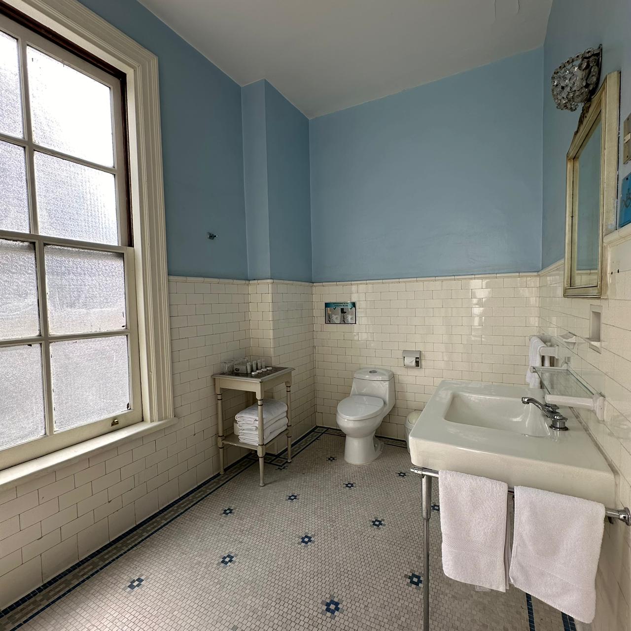 Family Room Classic with Balcony