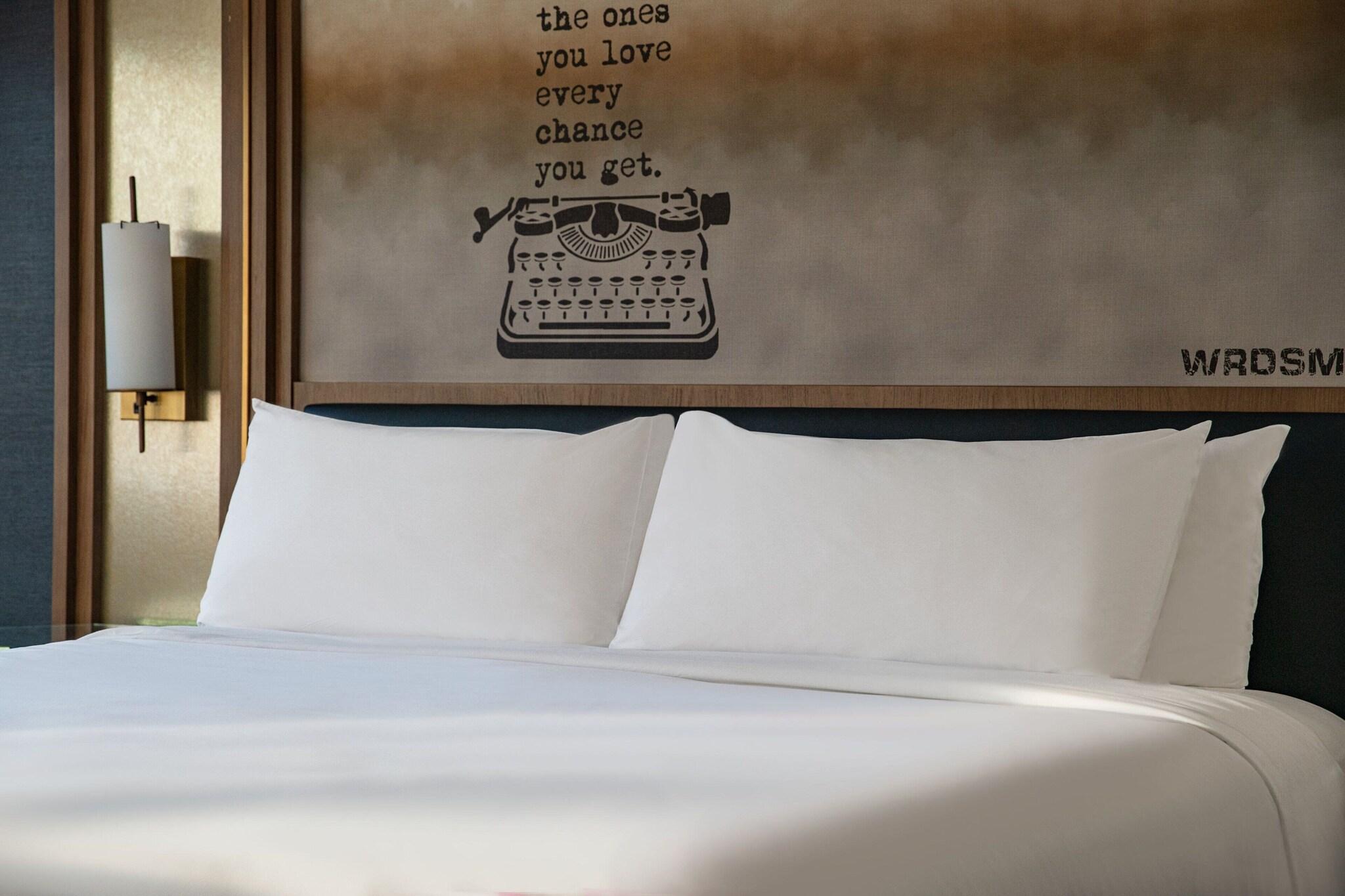 Double Deluxe King Bed