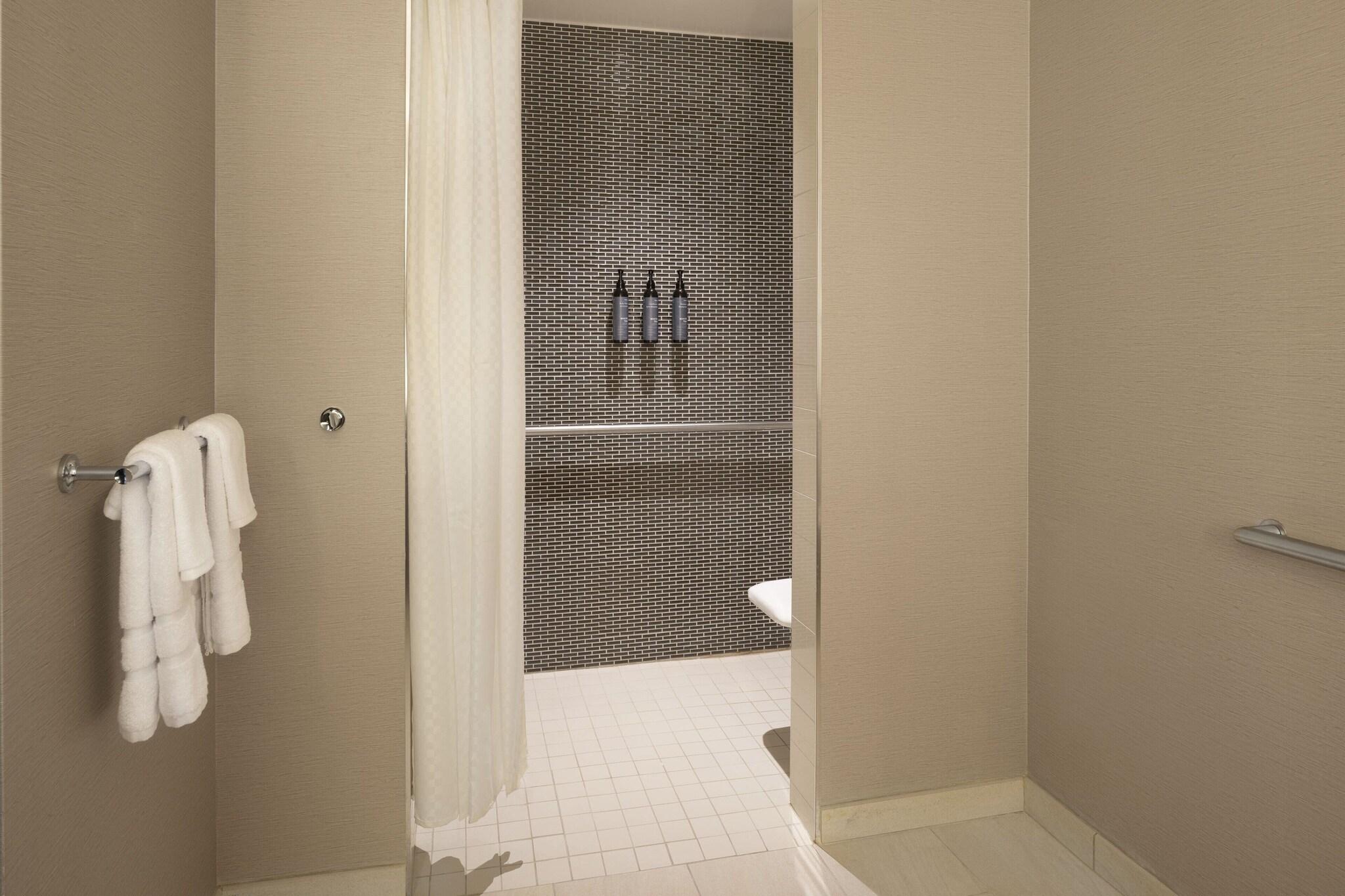 Double Accessible with Views