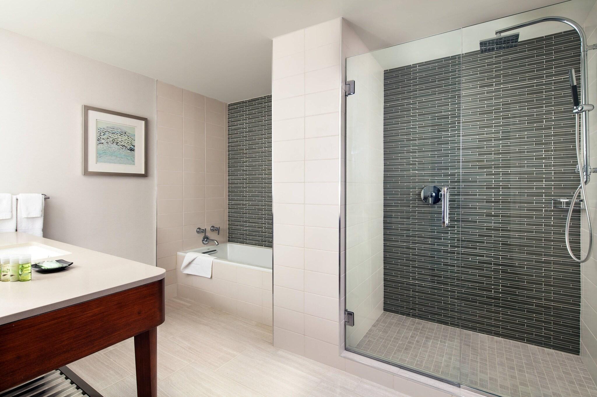 Double King Bed Smoking