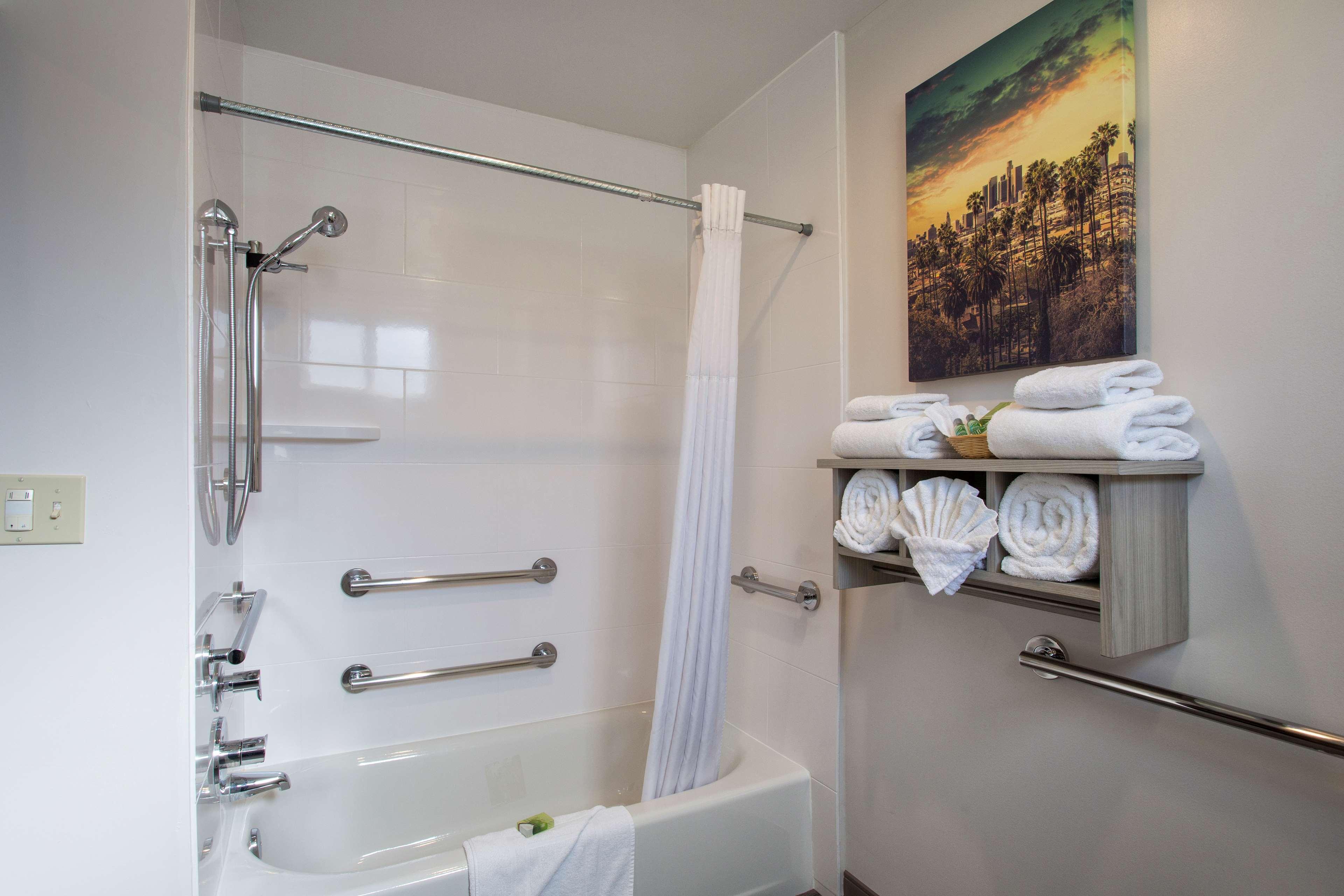 Room Two Double Beds Non Smoking