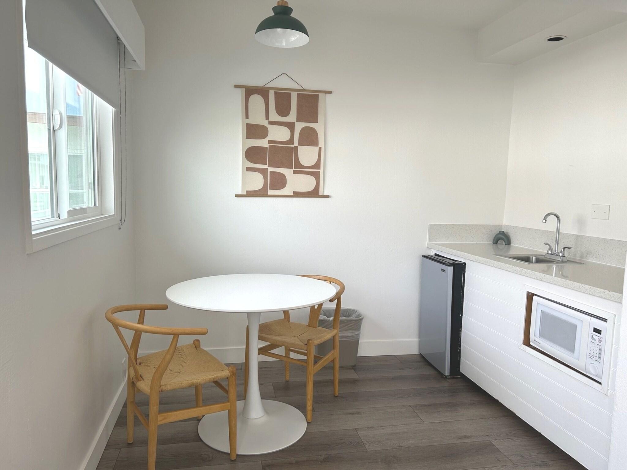 Double Partial Ocean View King Bed