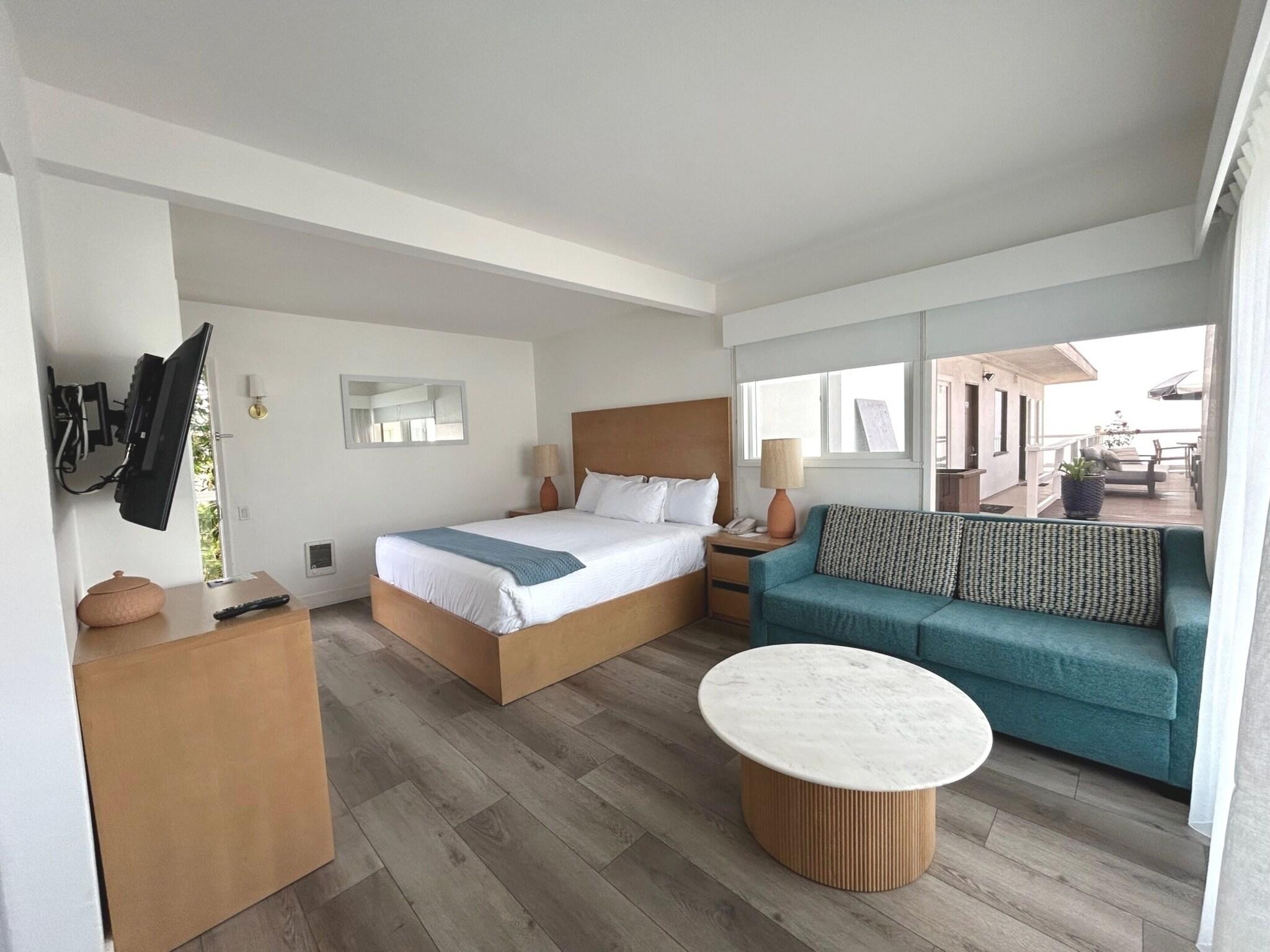 Double Partial Ocean View King Bed