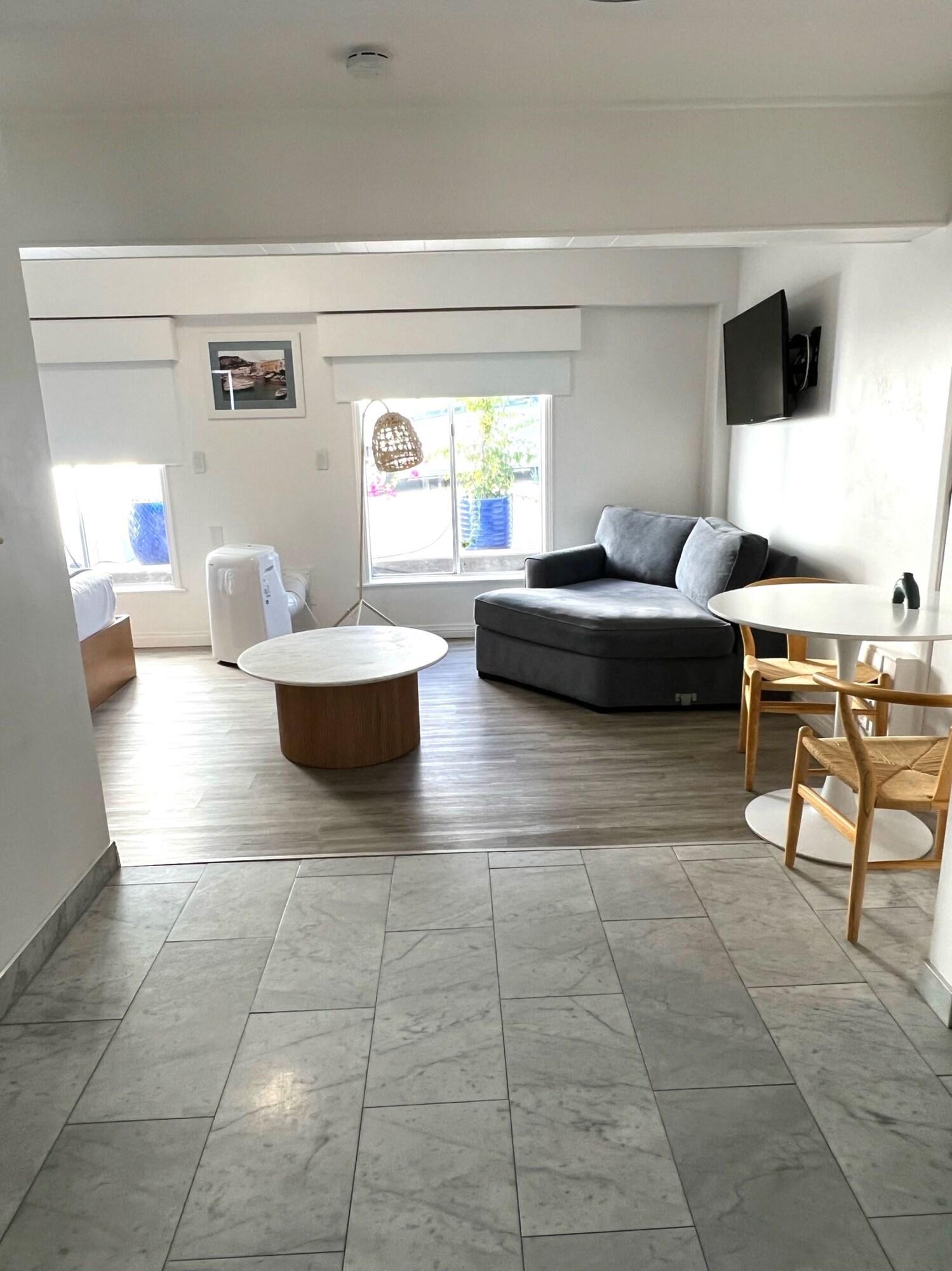 Double Queen Size Bed