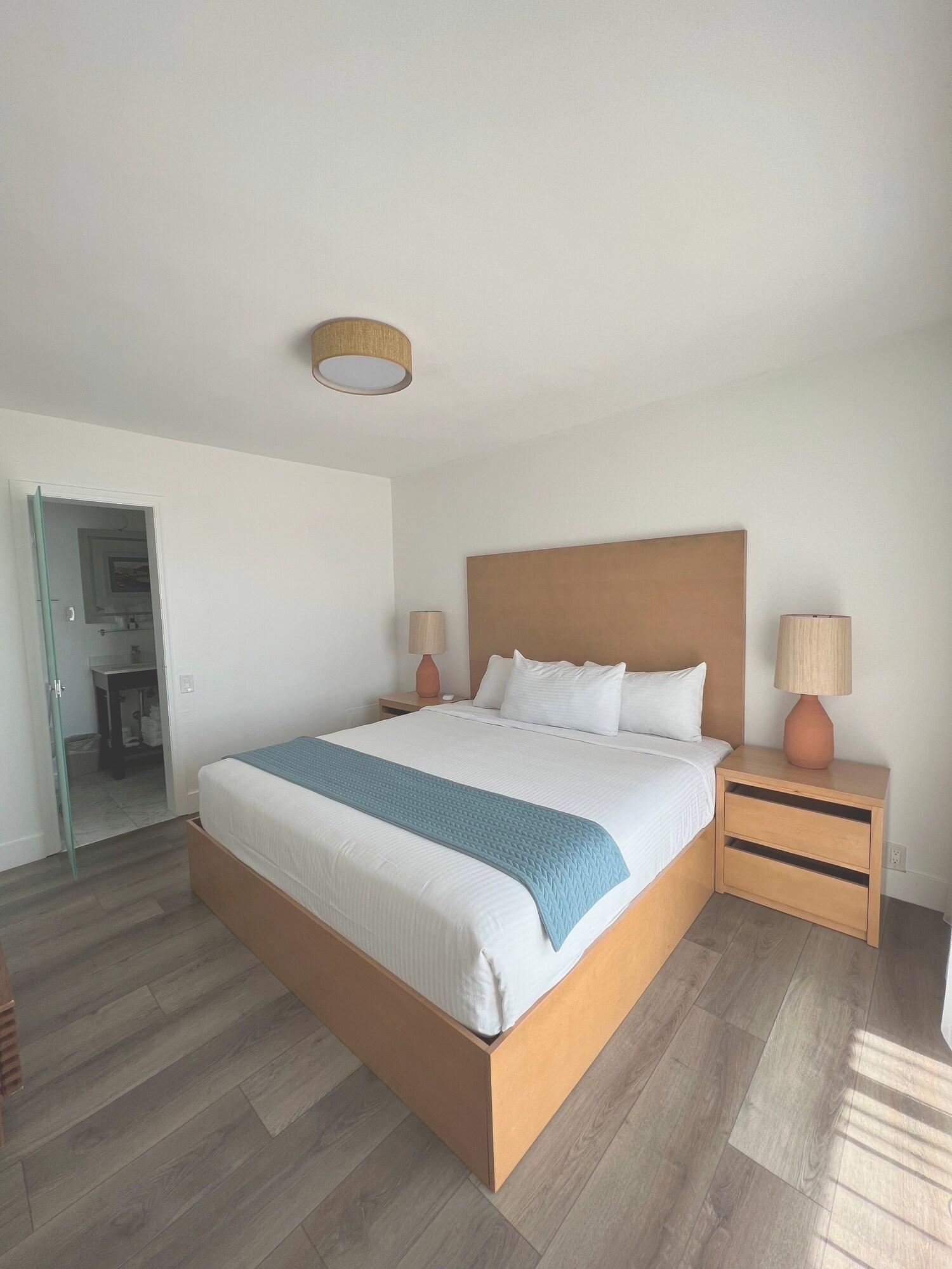 Suite Ocean View King Bed