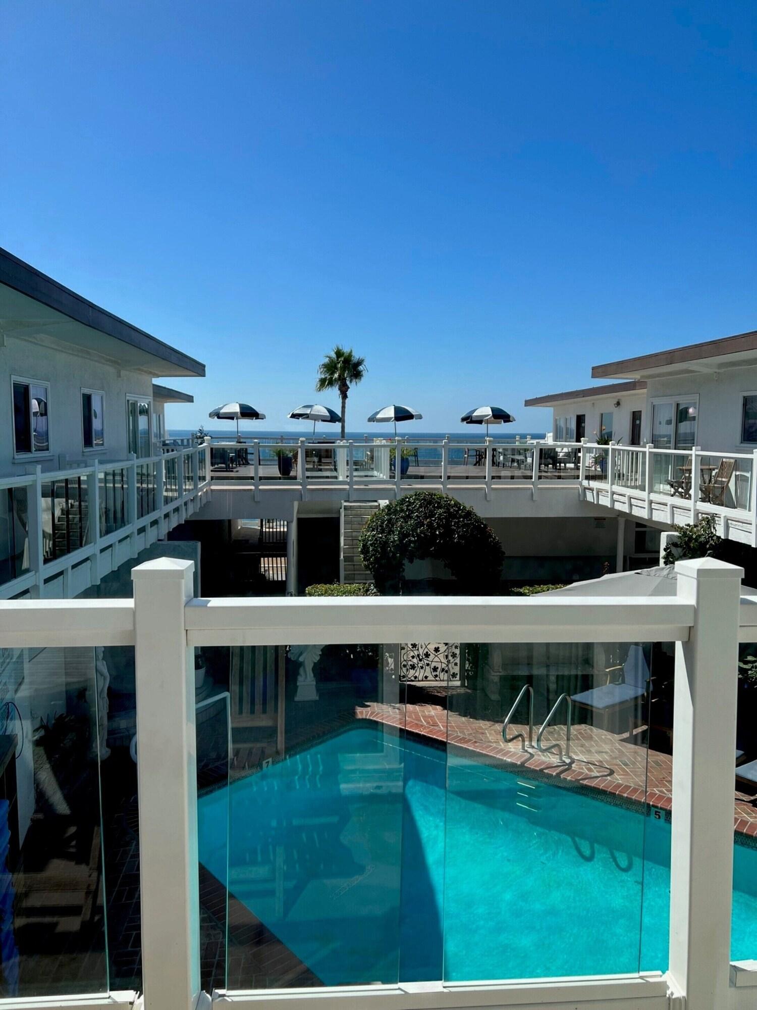 Double Ocean View Two Queen Beds