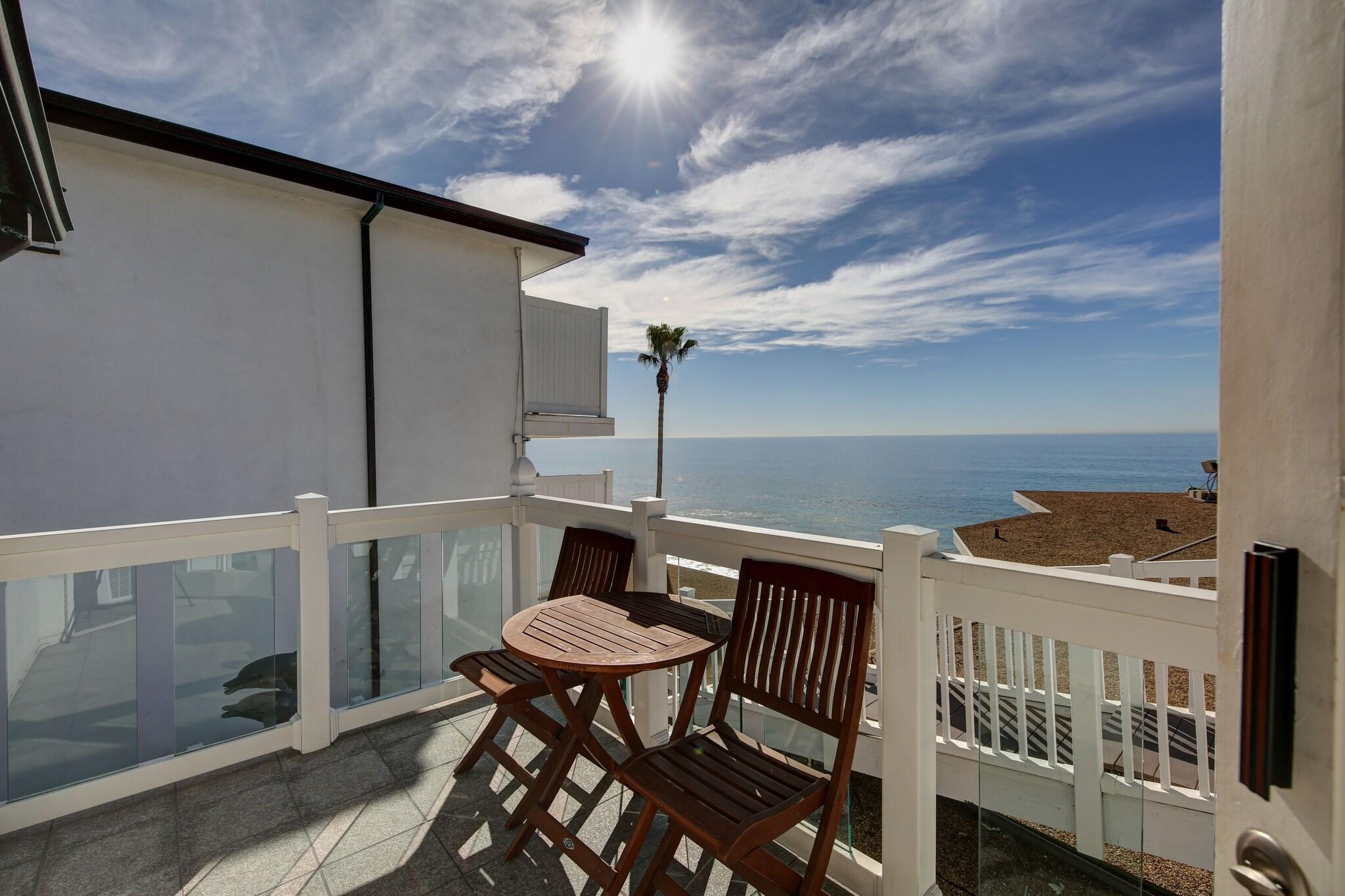 Double Ocean View Queen Bed