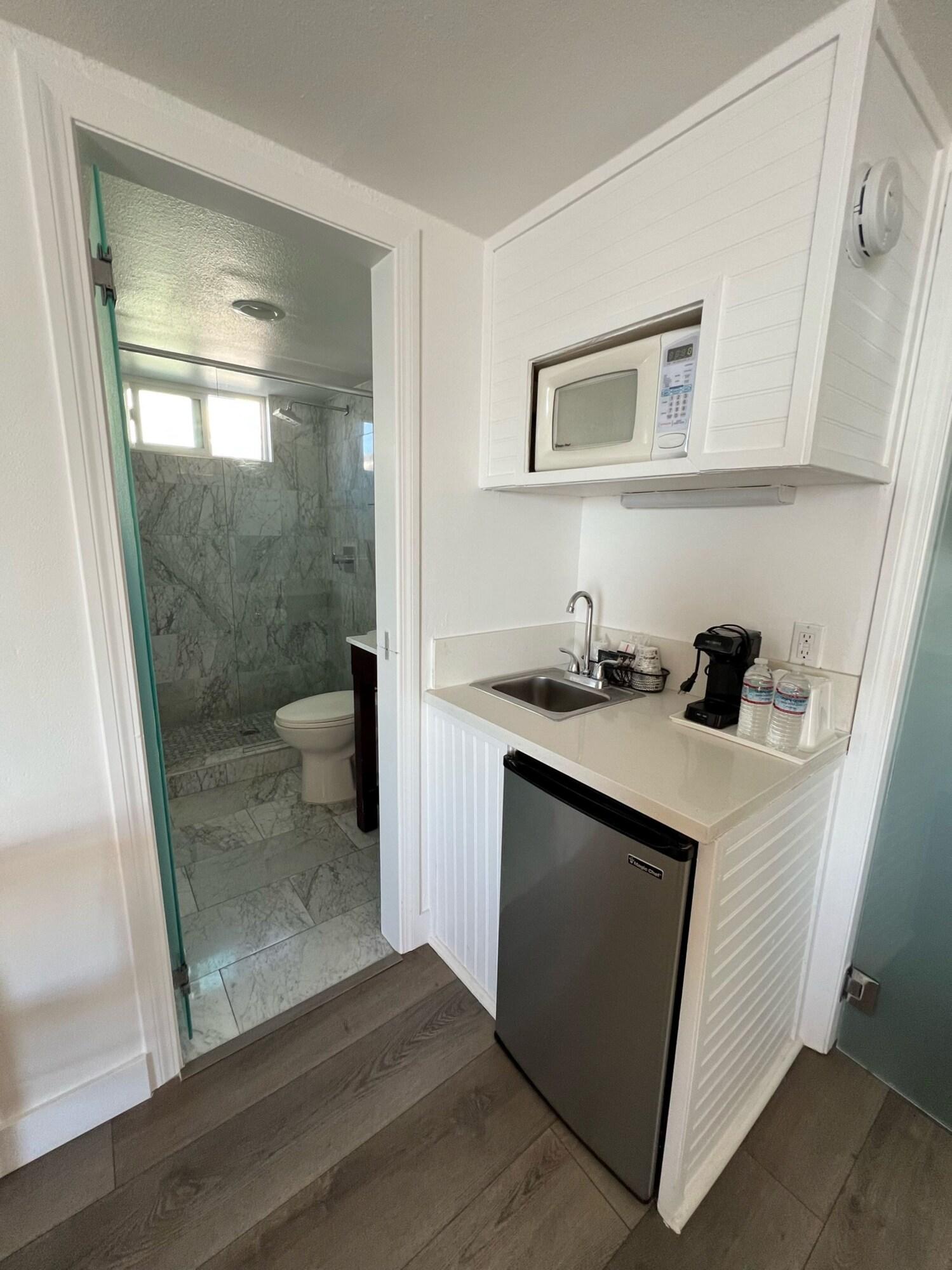 Double Ocean View Queen Bed