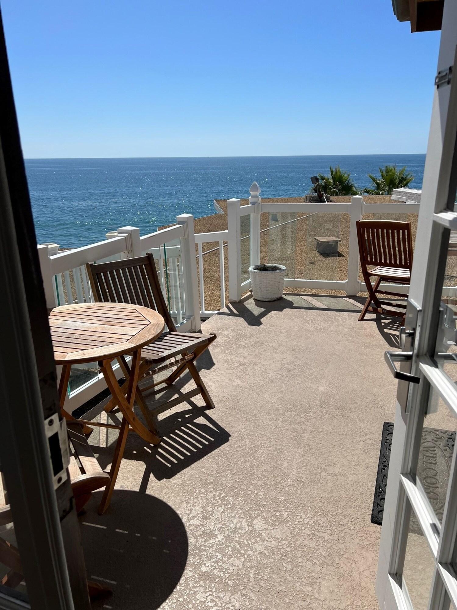 Double Ocean View Queen Bed