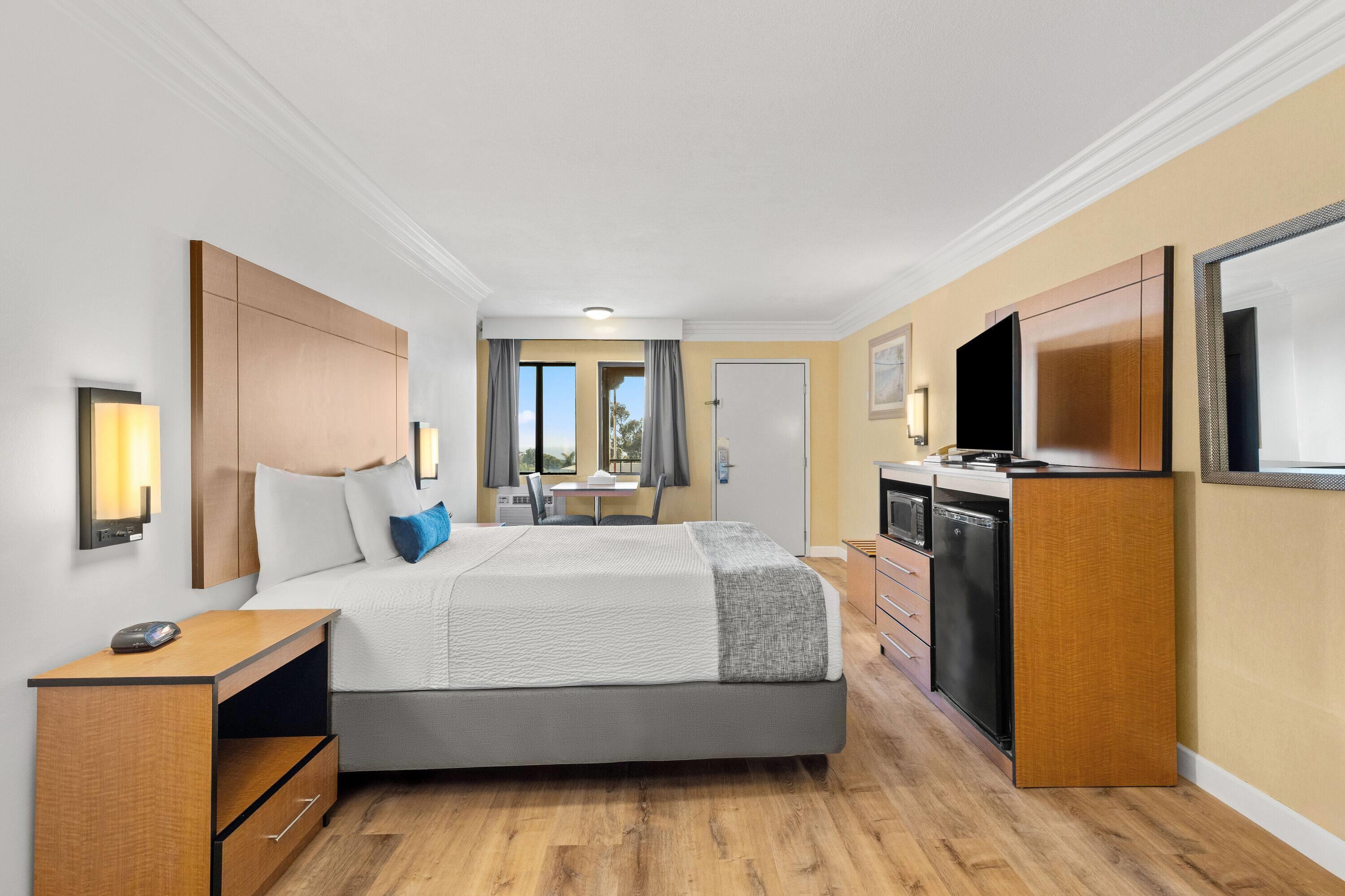 Double Queen Size Bed