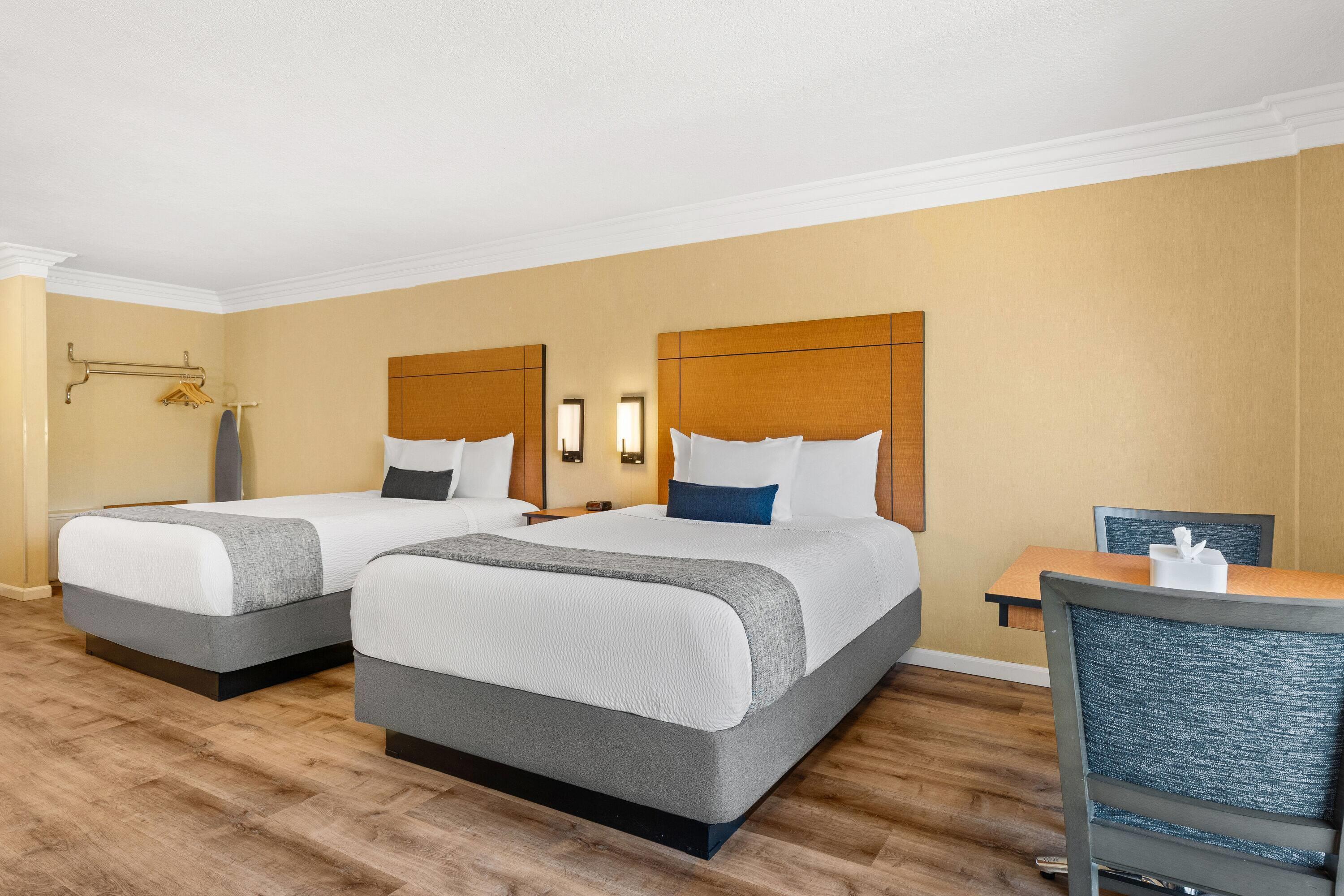 Quadruple Two Queen Beds Non Smoking